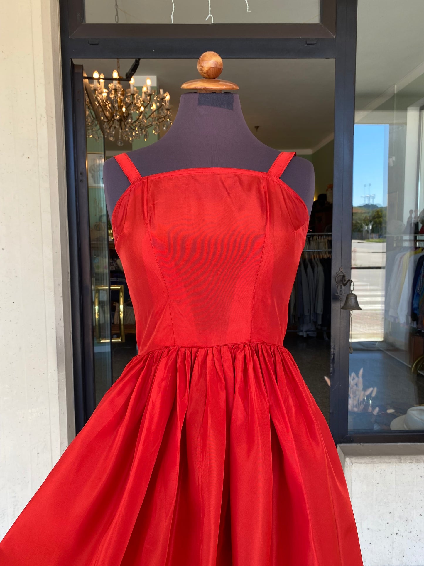 Abito anni ‘50 rosso in taffetà - TG. 38/40 con seno petite
