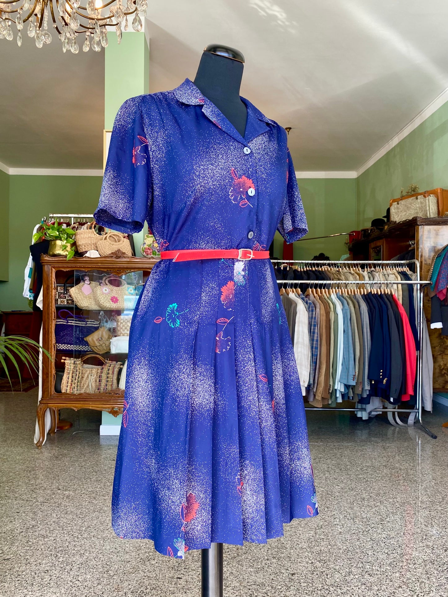 Abito anni ‘70 blu con fiori rossi - TG. 44/46