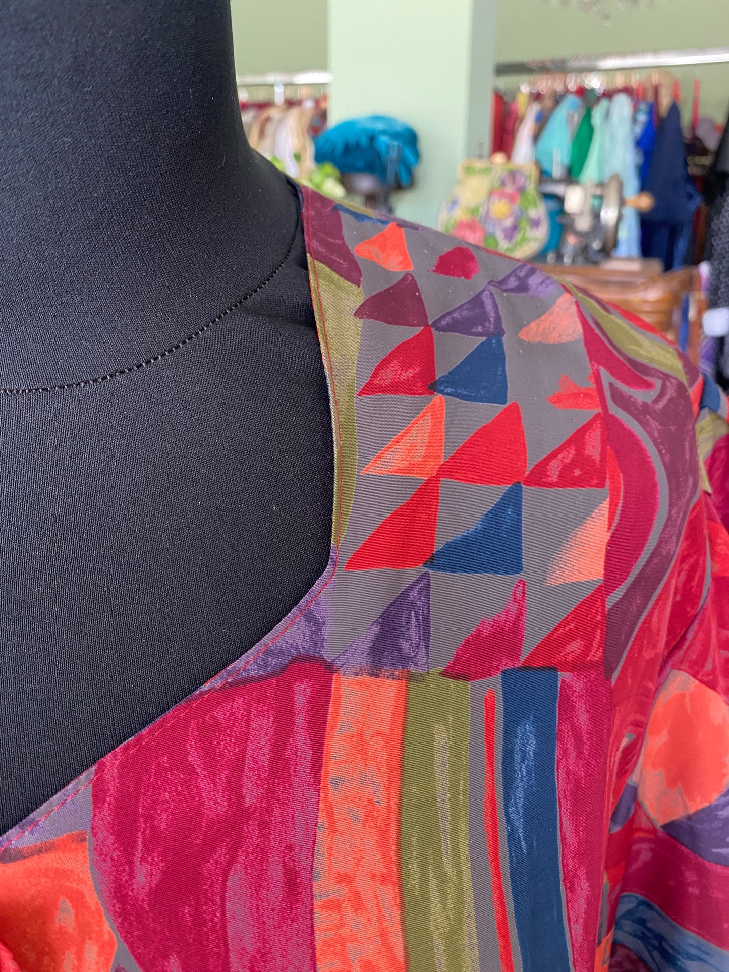 Completo vintage anni ’80 — camicia e gonna in stampa geometrico-tribale multicolor - TG. 46