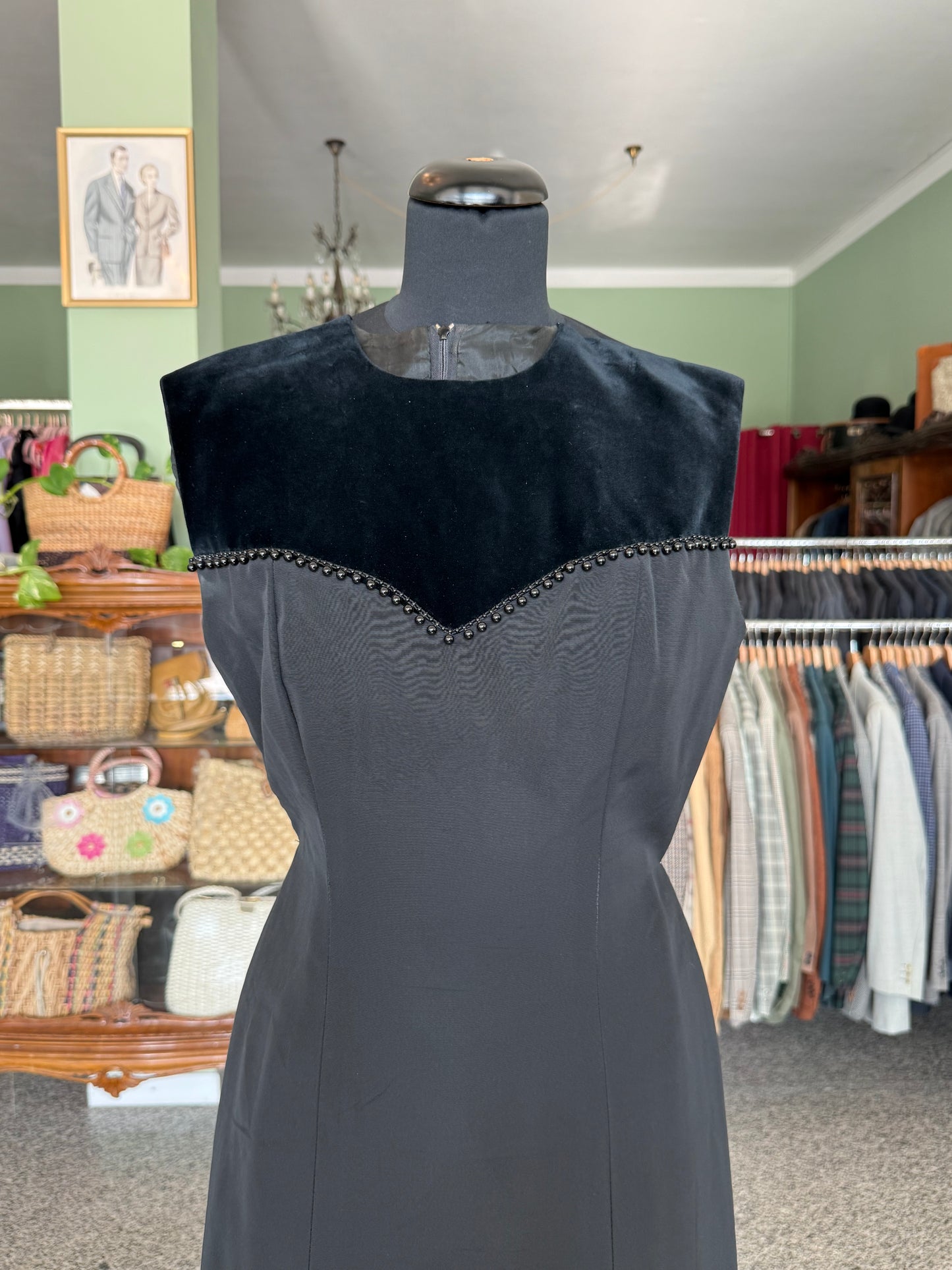 Abito nero sartoriale anni ’60 con dettagli in velluto e perline - TG. 38