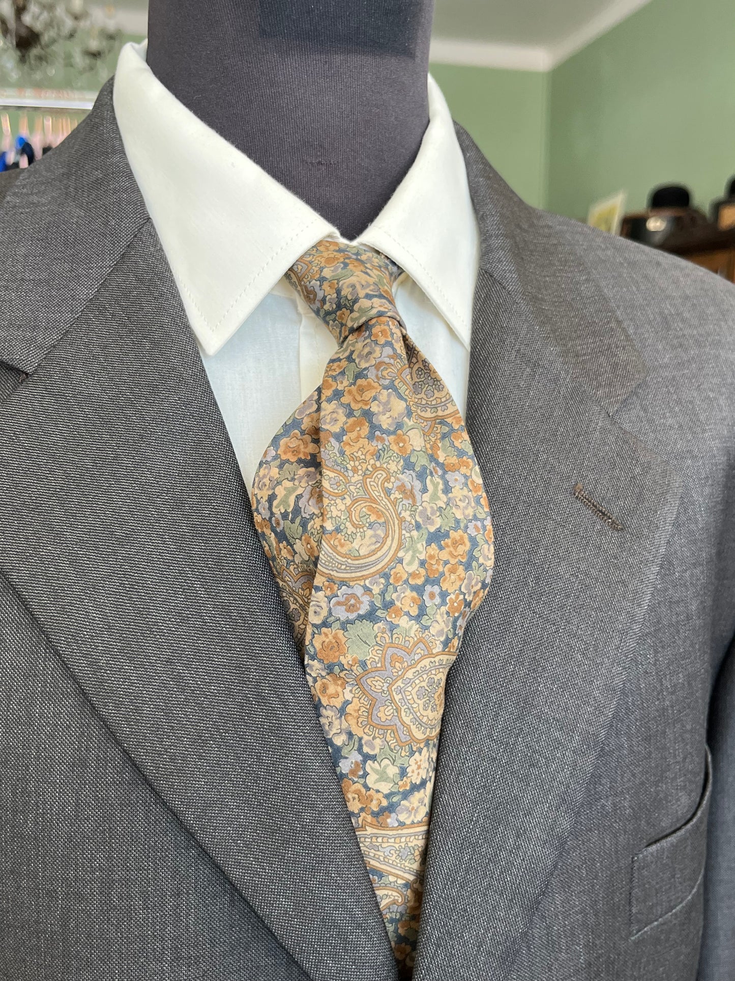 Cravatta anni ‘80 floreale