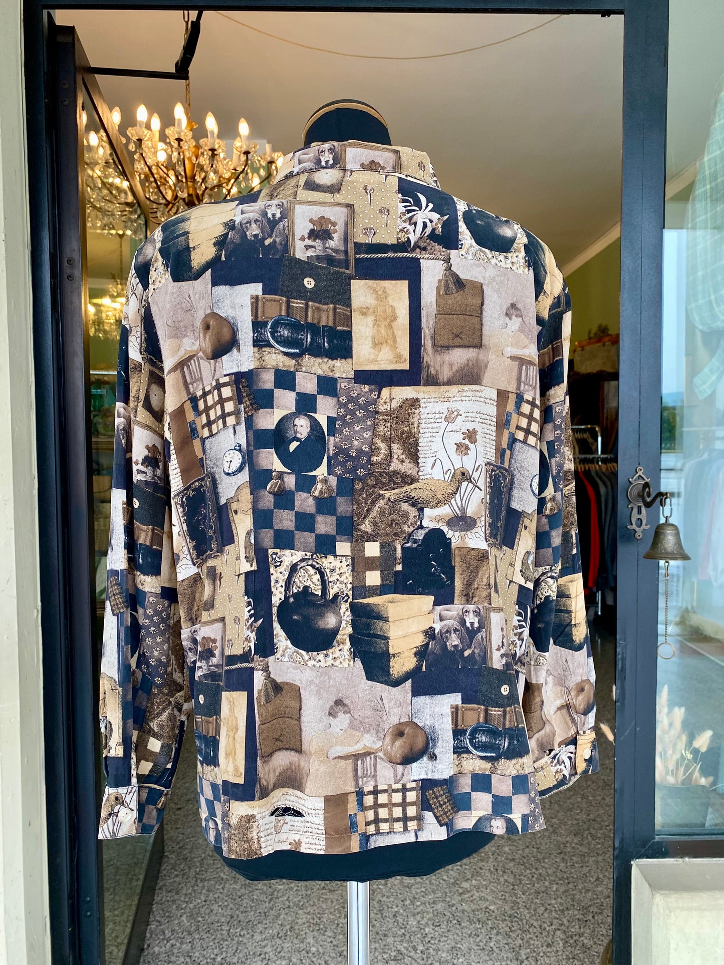 Camicia anni ‘80 con stampa collage surreale - TG. 46/48 circa