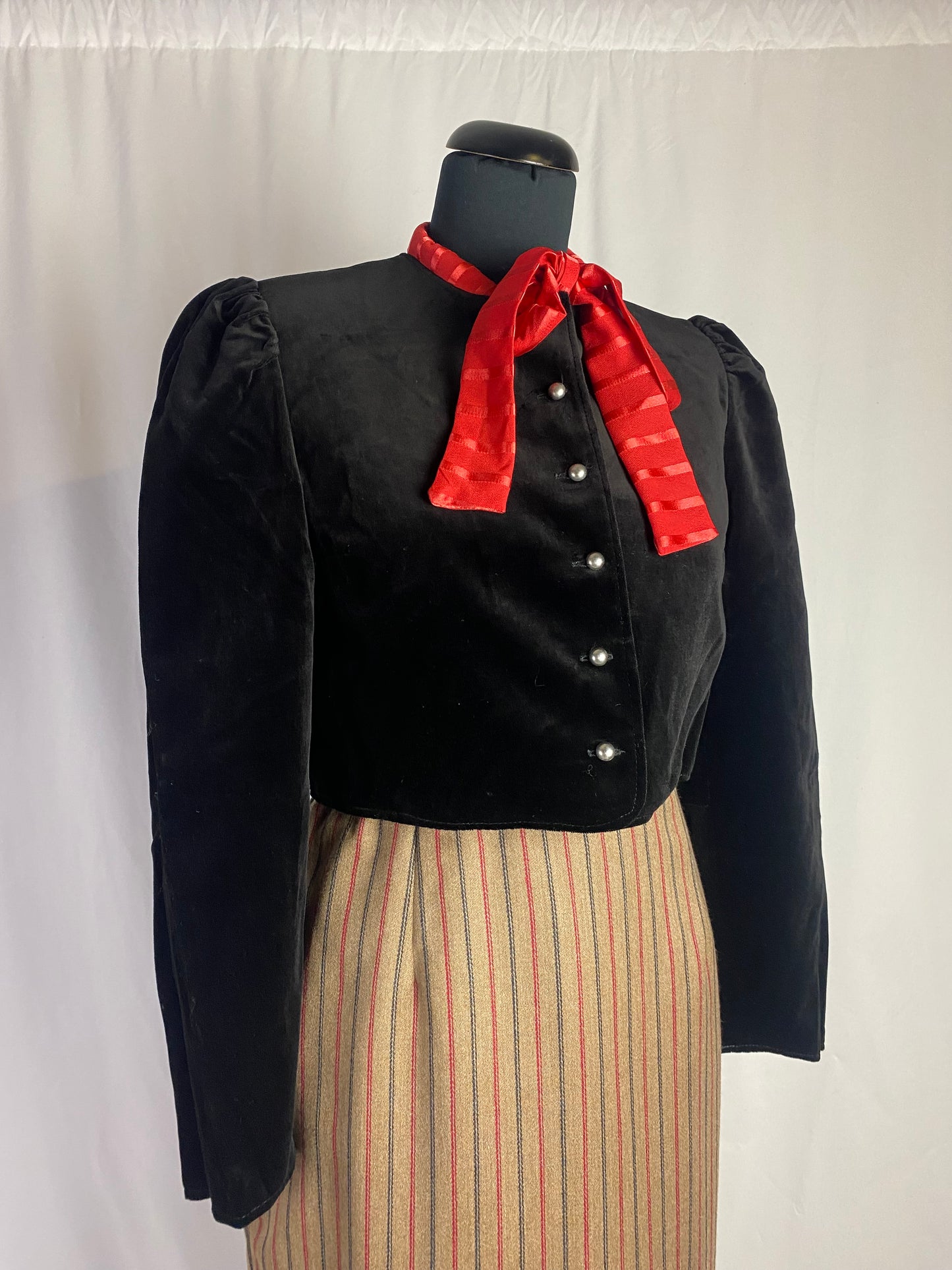 Giacchino tirolese in velluto nero - TG. 38