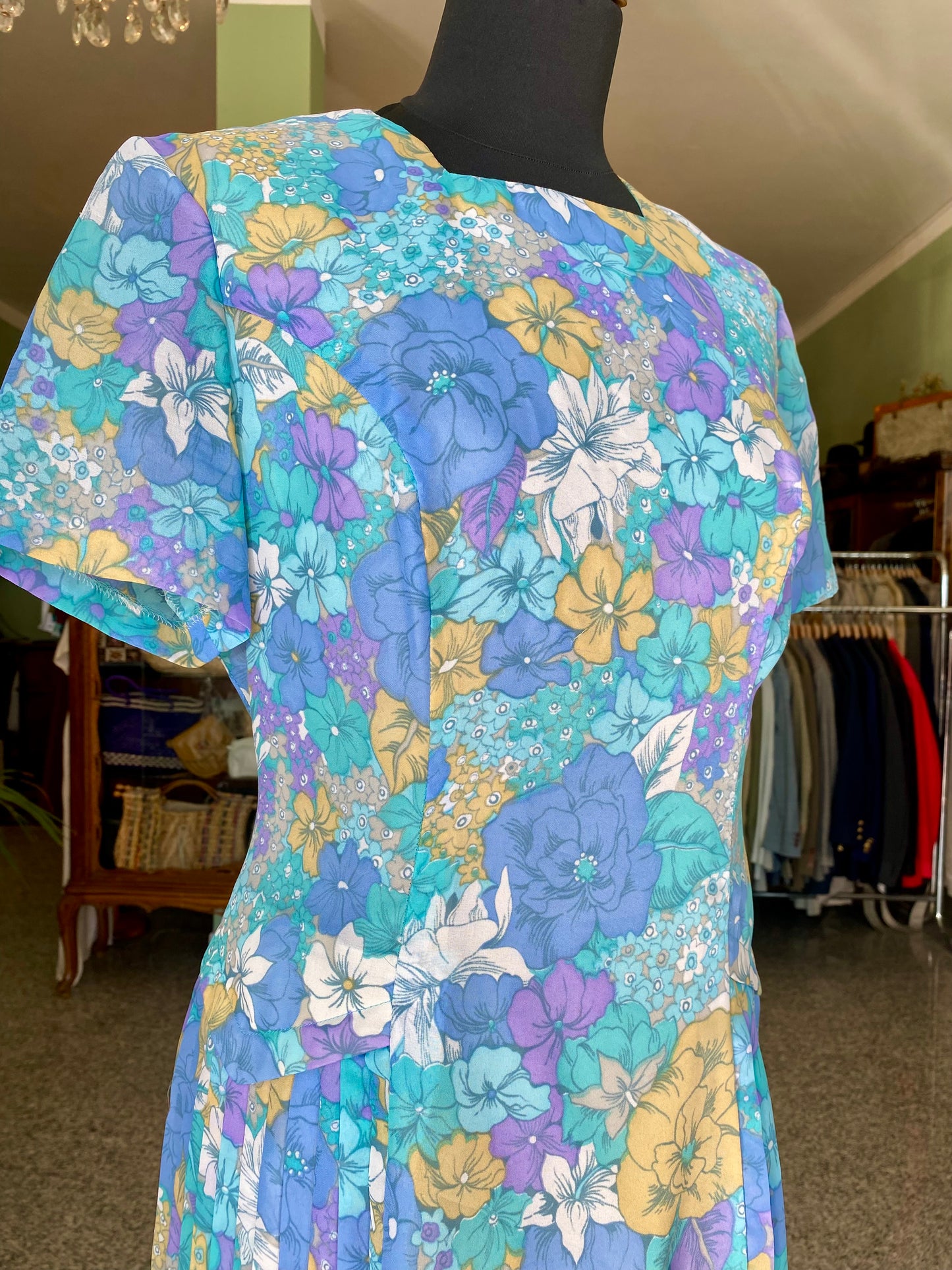Abito vintage anni ’60 in Trevira Georgette a fiori – pieghe laterali - TG. 42 circa