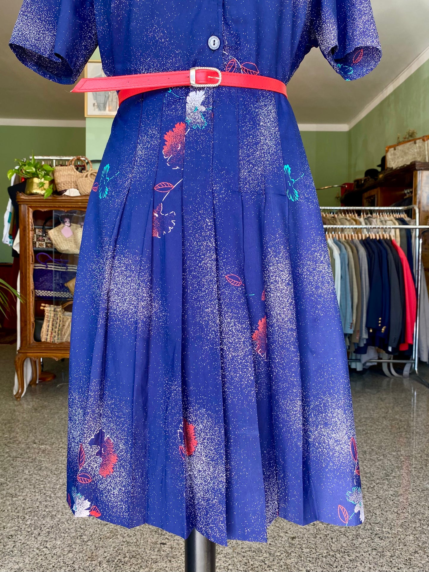 Abito anni ‘70 blu con fiori rossi - TG. 44/46