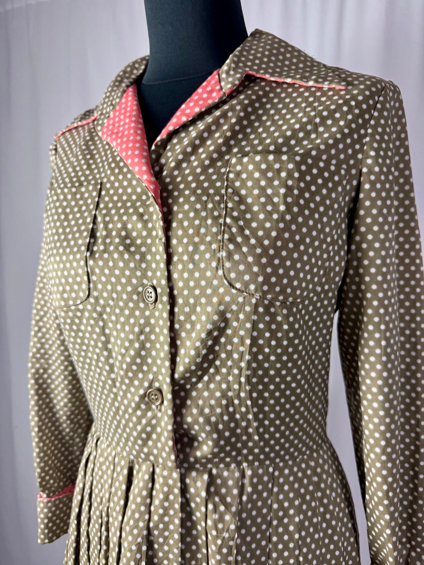 Abito anni ‘50 a pois con colletto e polsini a contrasto -TG. 40