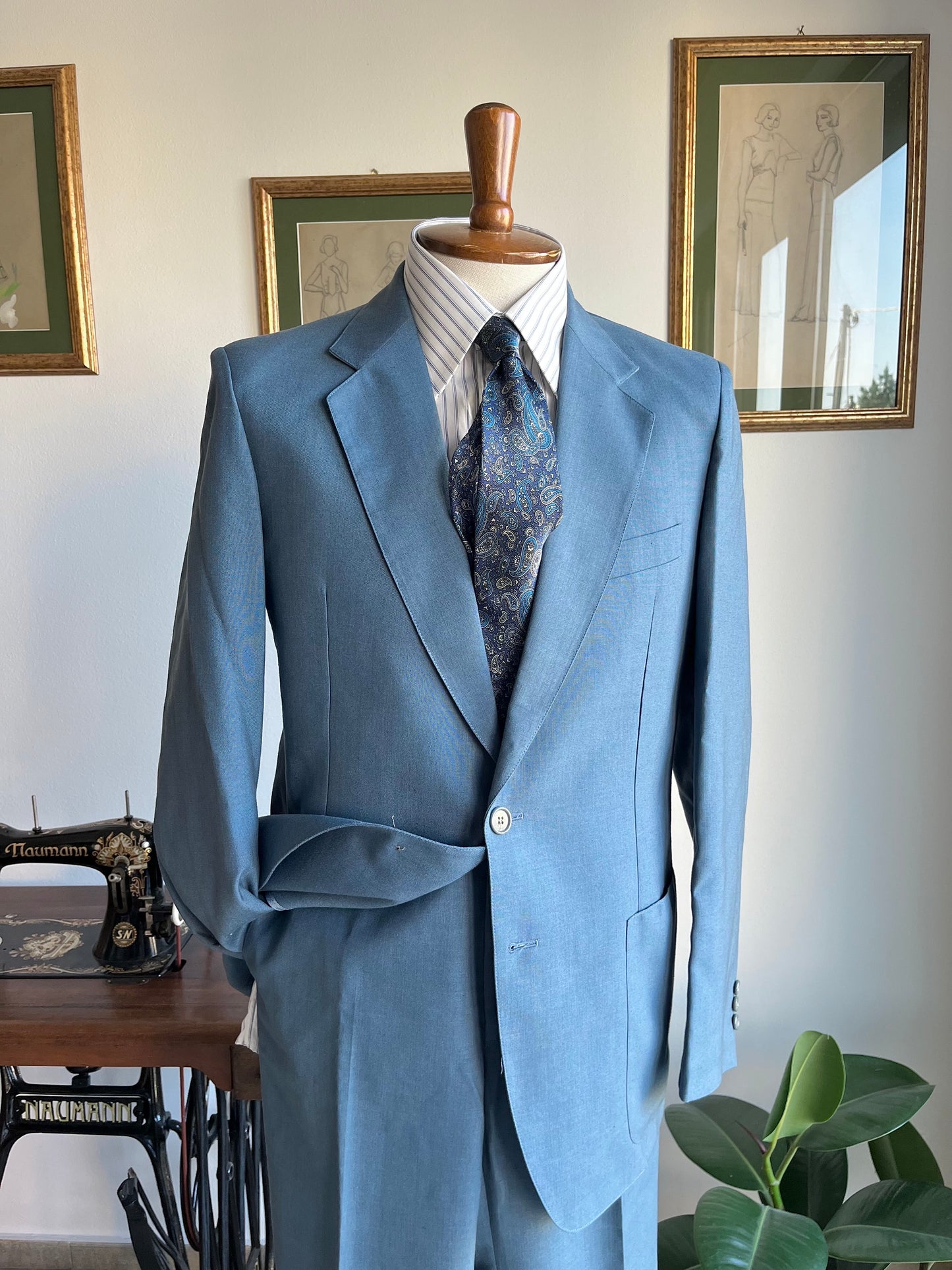Completo anni '80 azzurro vivace