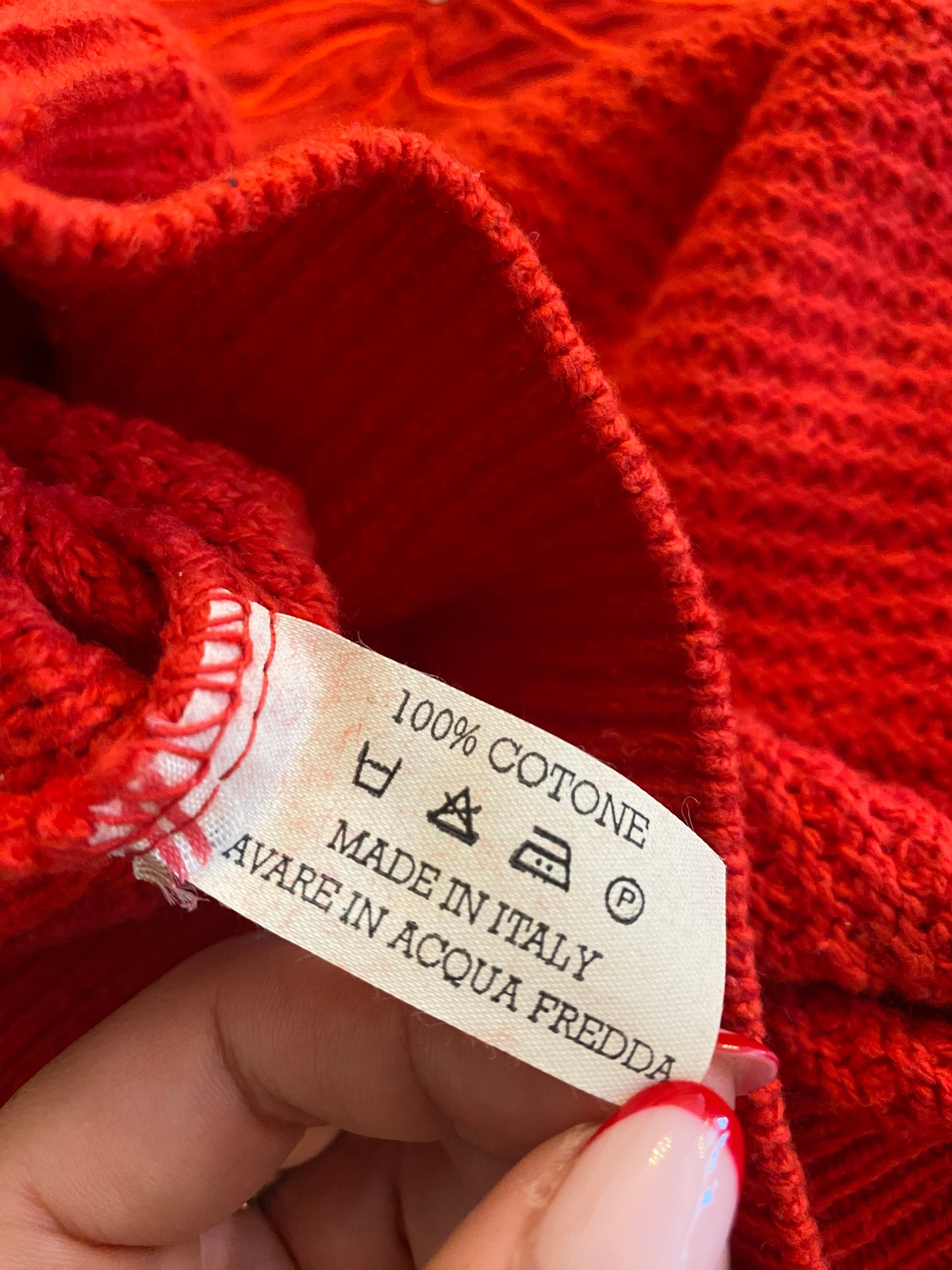 Maglia vintage rossa con ricamo floreale – anni ’80 - TG. 40/42/44 circa