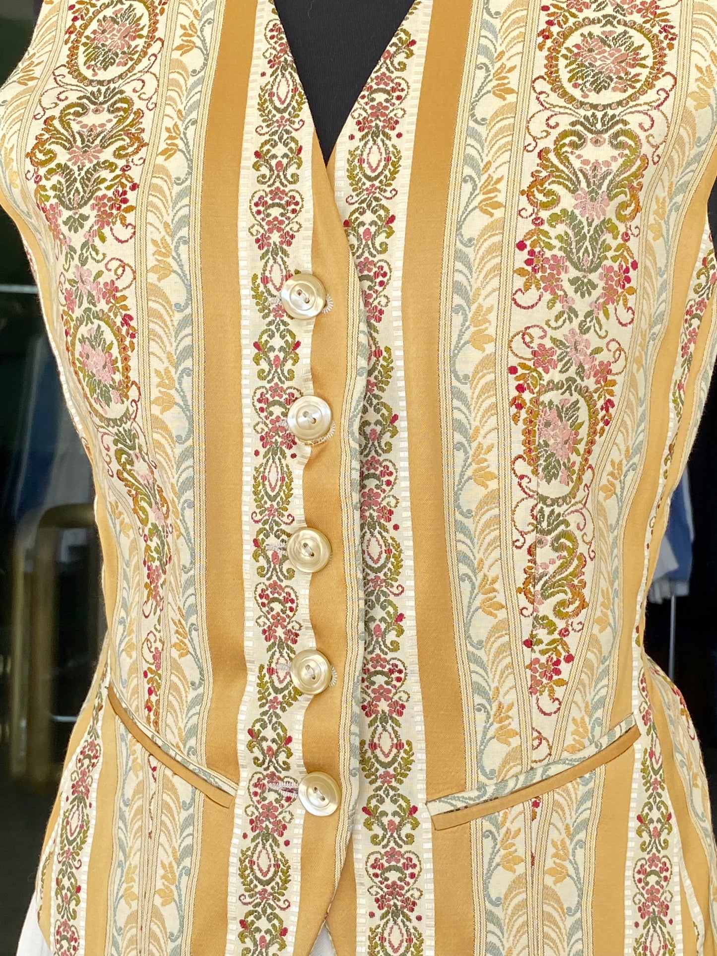 Gilet anni ‘70 barocco - TG. 40