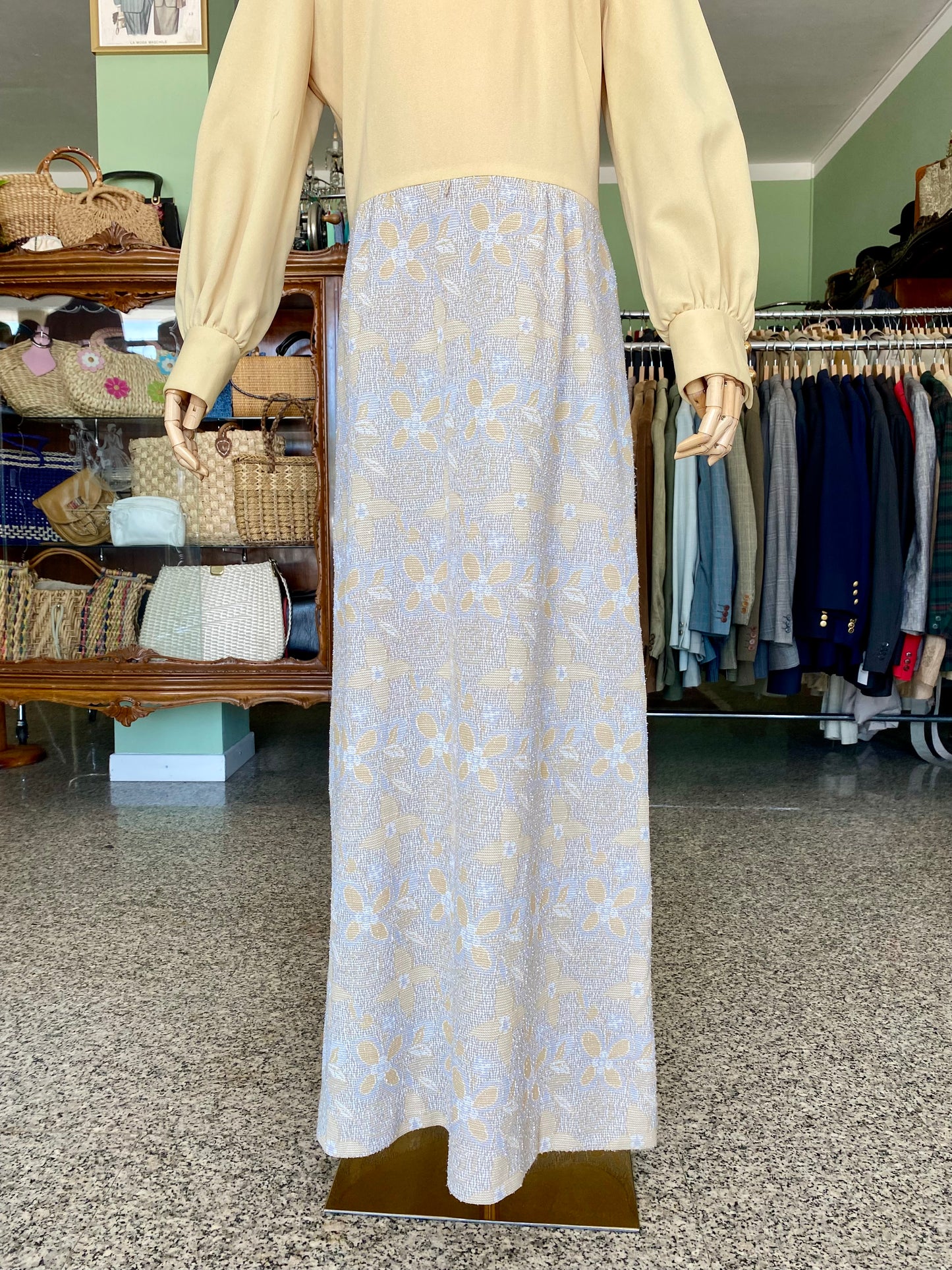 Maxi dress anni ‘70 con corpino crema e gonna in broccato - TG. 46