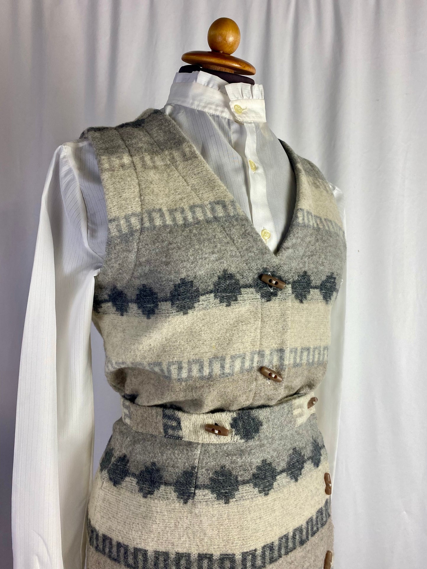 Completo gilet + gonna con frange - TG. 38/40