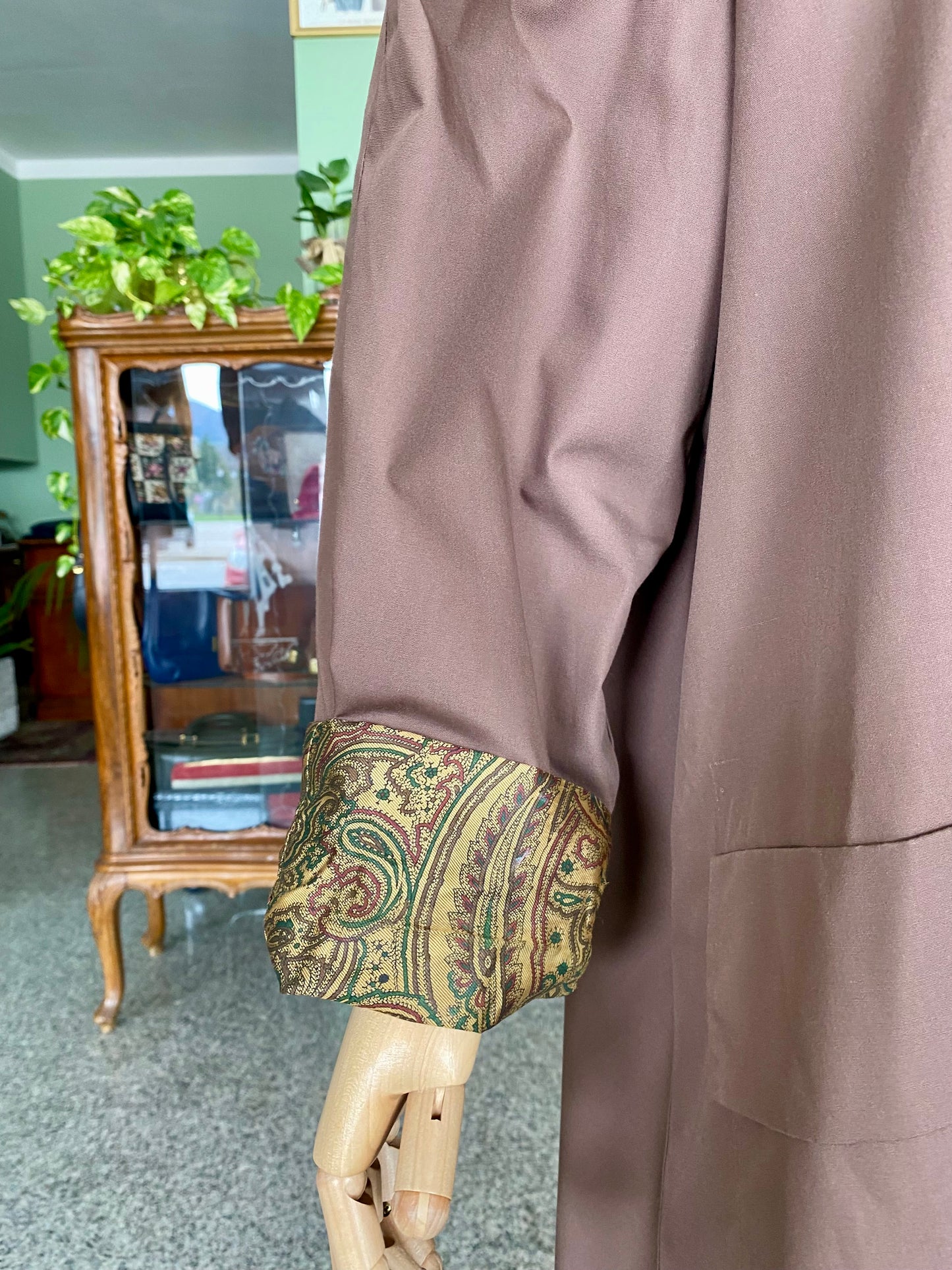 Trench Cioccolato con Sciarpa e fodera oro in Paisley - TG. 48/50/52