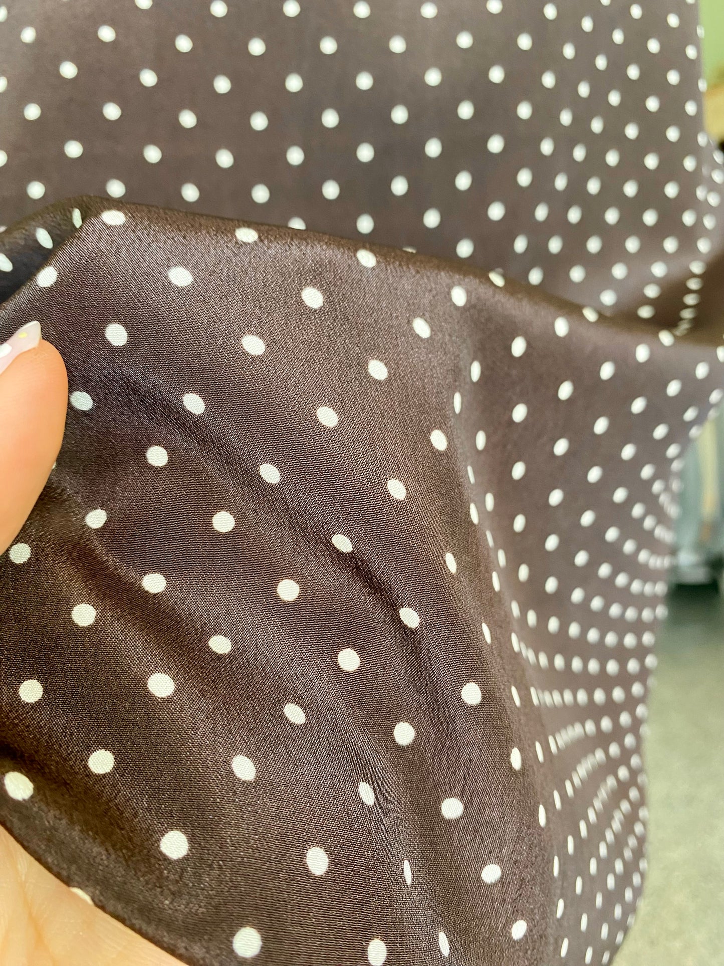 Tailleur in seta a pois a TG. 42