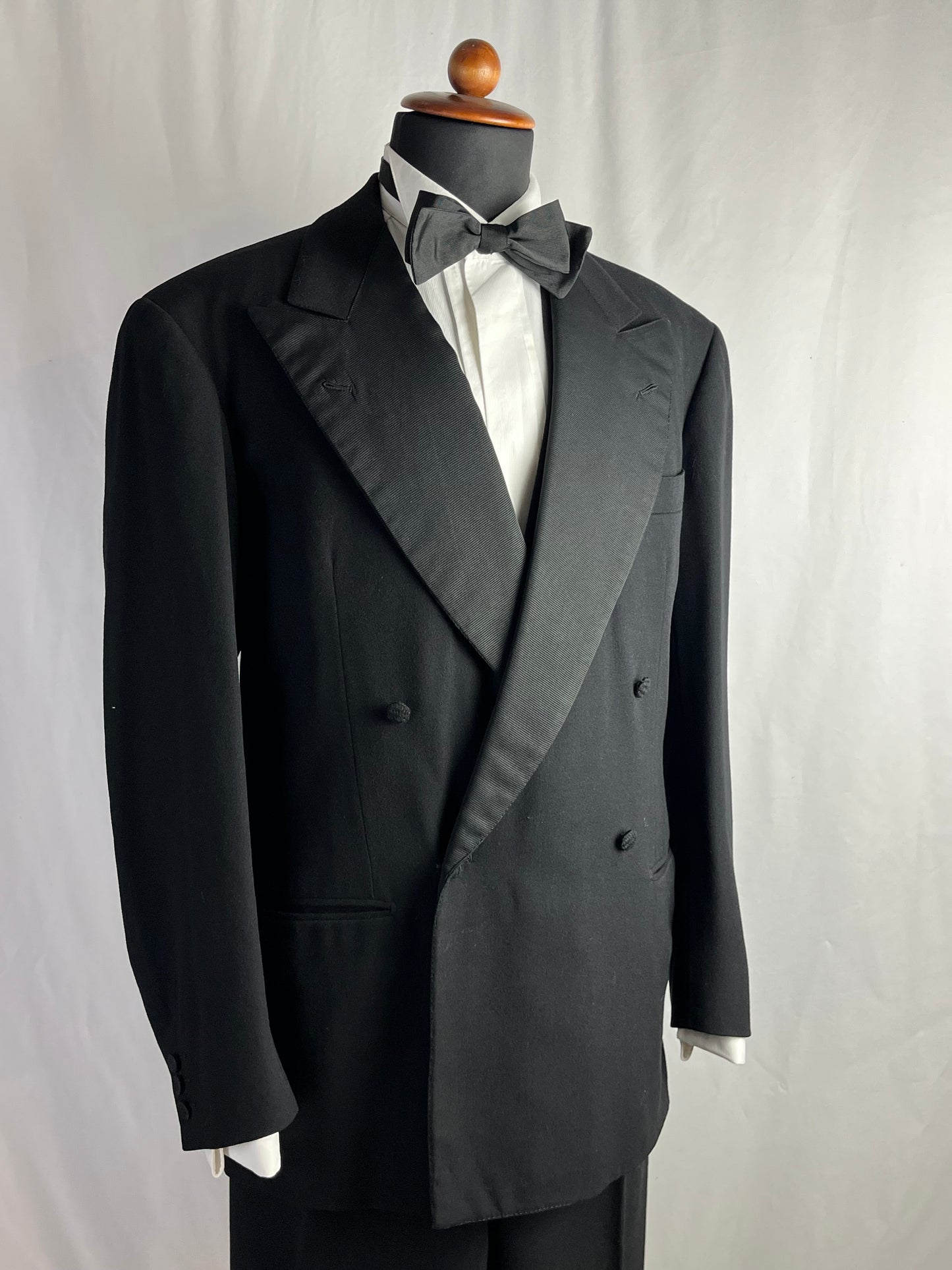 Smoking sartoriale tre pezzi anni ‘40 tg. 54-56