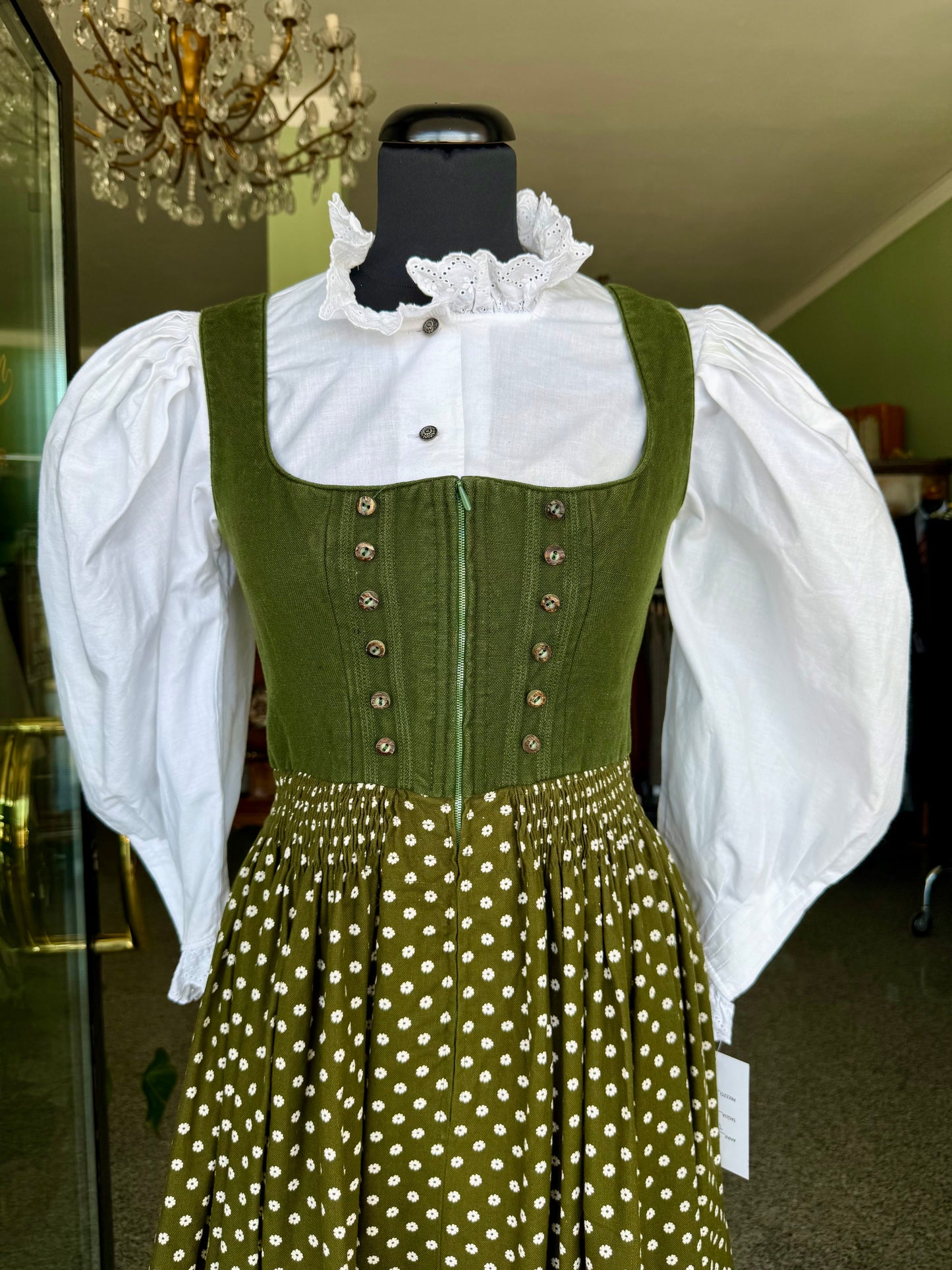 Dirndl verde con fiorellini bianchi - TG. 38