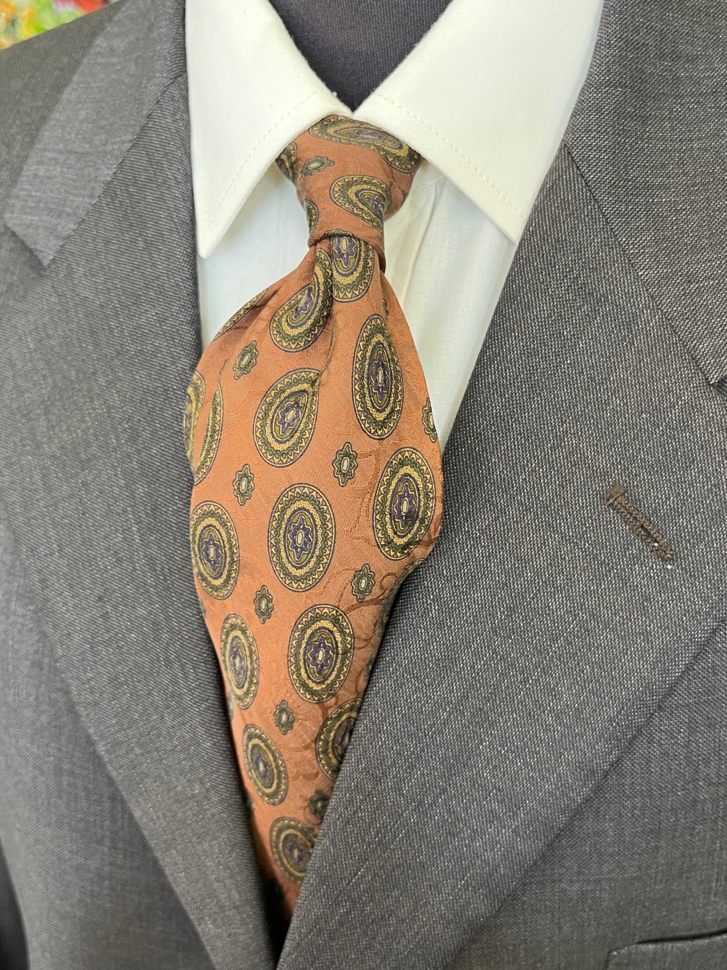 Cravatta anni ‘80 medaglioni