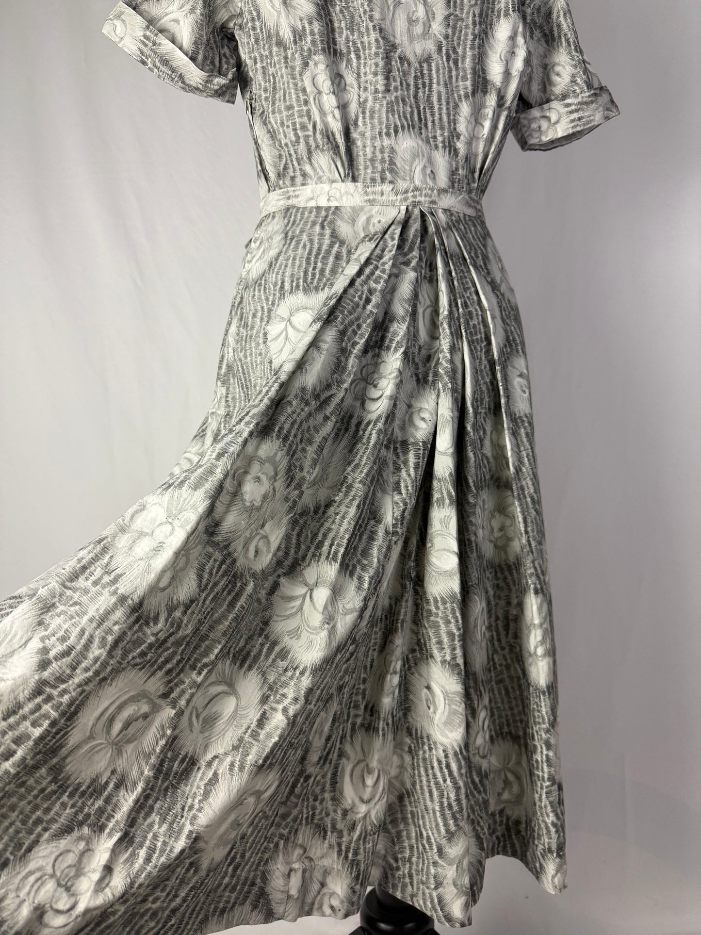 Abito anni ‘50 grigio perla con roselline - TG. 42