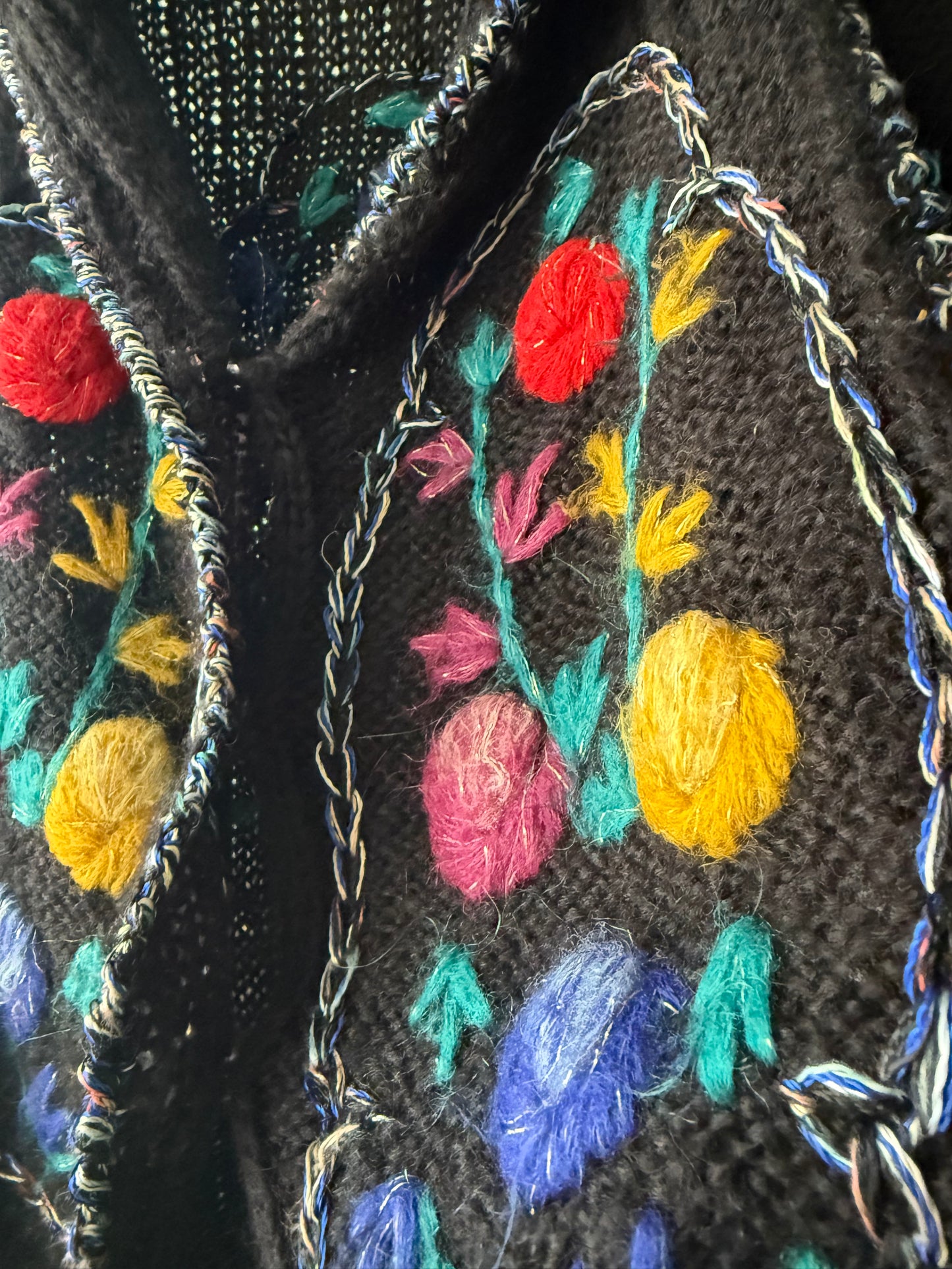 Cardigan tirolese artigianale con ricami floreali - TG. 46/48