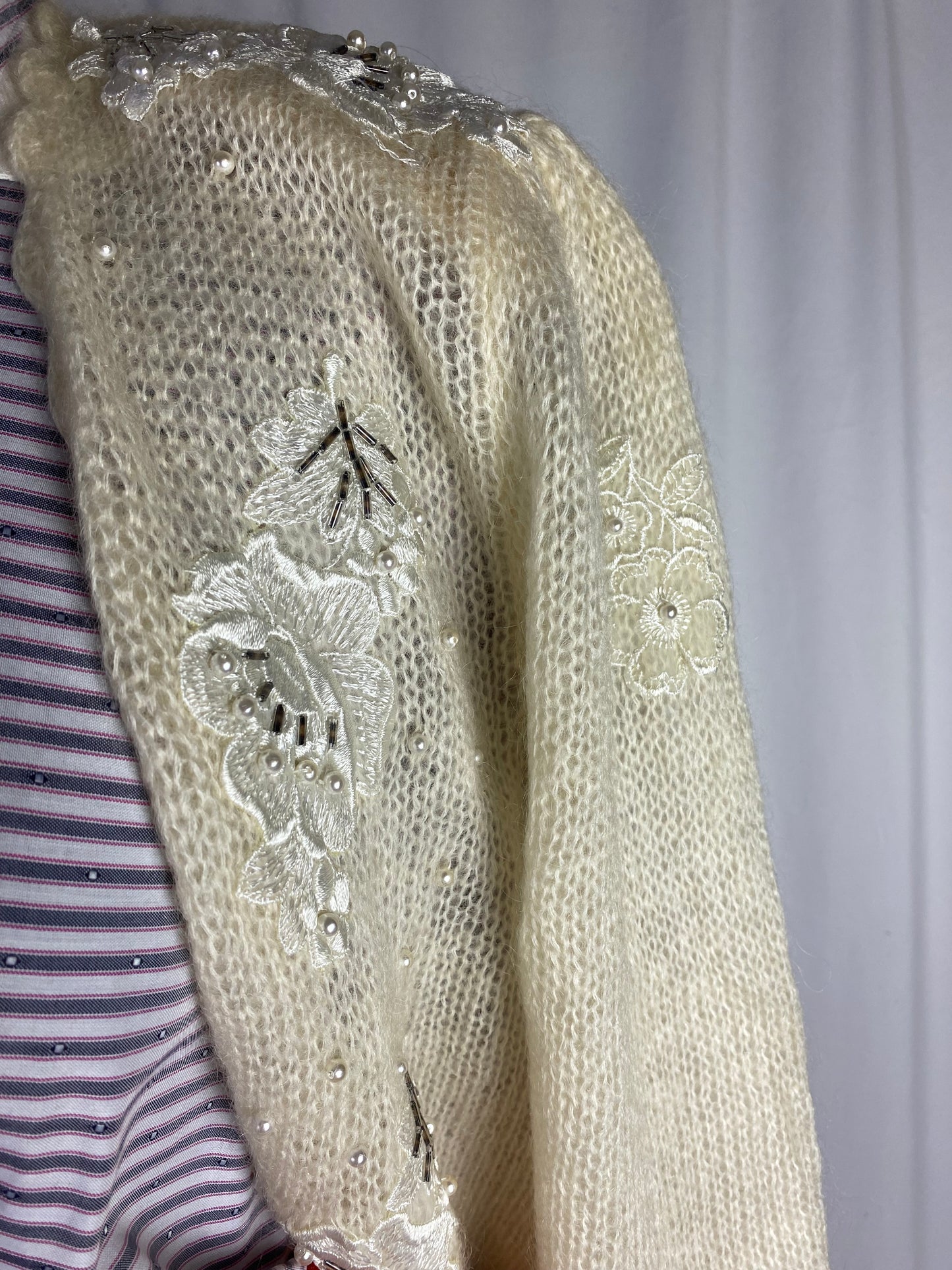 Cardigan con perline