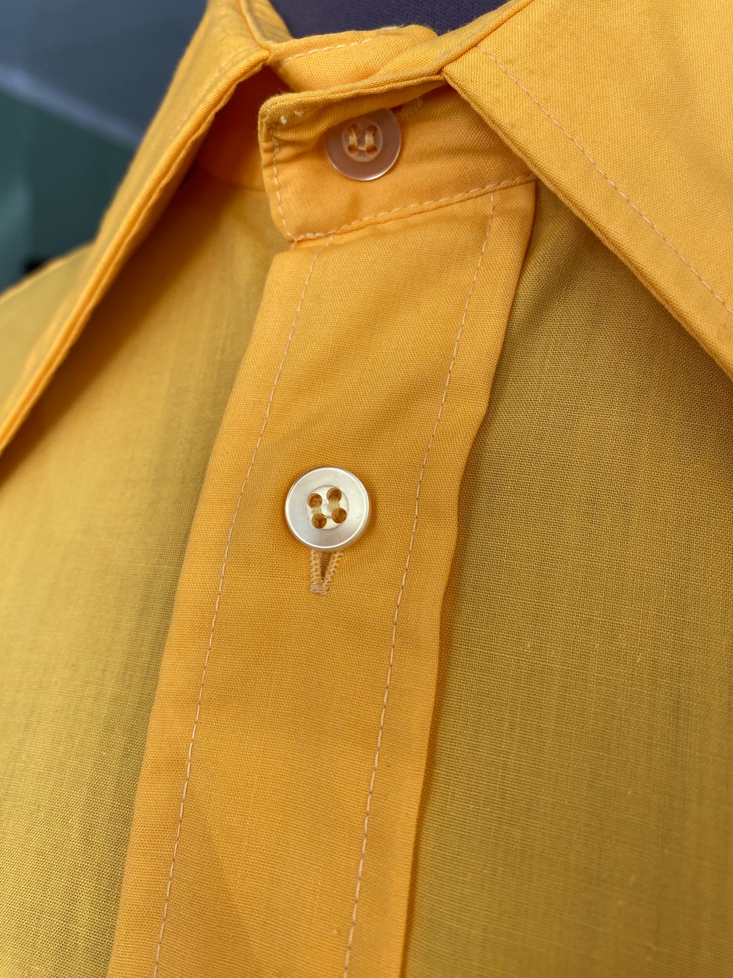 Camicia anni ‘70 giallo ocra - TG. 50/52