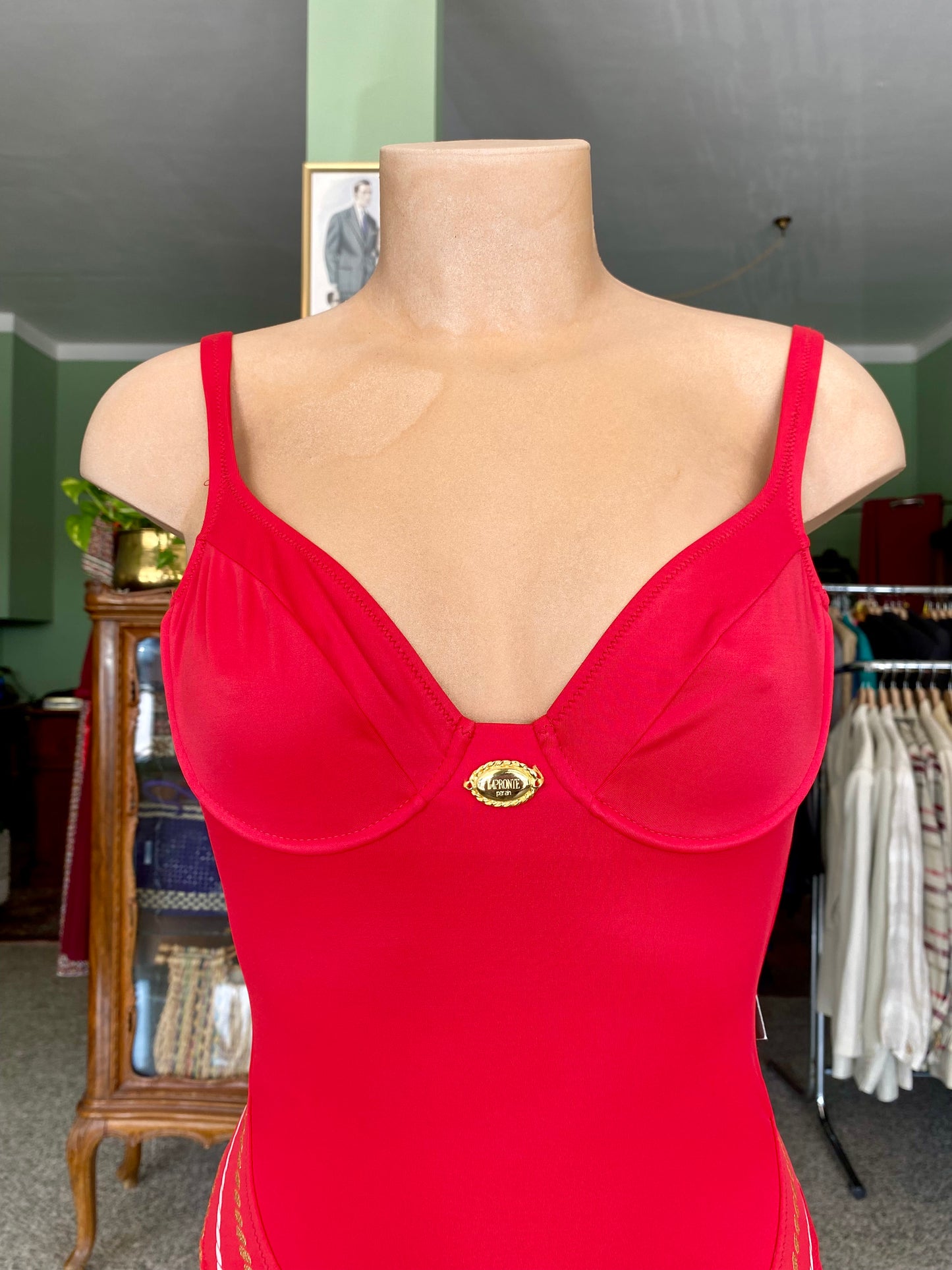 Costume rosso anni ‘80 nuovo fondo di magazzino - TG. 38