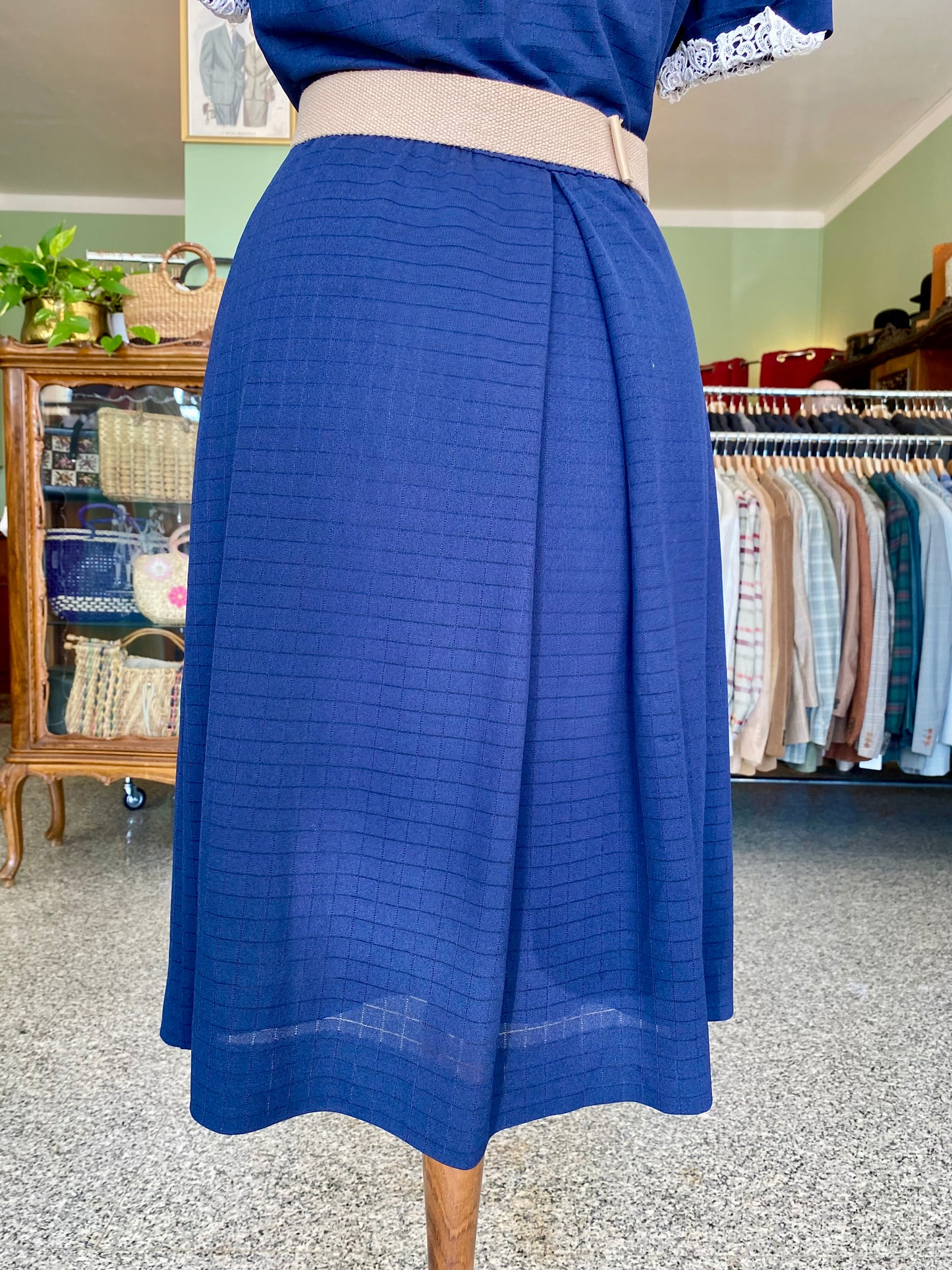 Abito plissettato anni '80 blu navy con pizzo bon ton - TG. 42 circa
