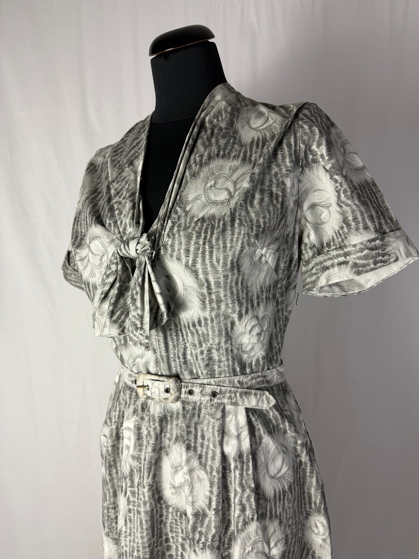 Abito anni ‘50 grigio perla con roselline - TG. 42