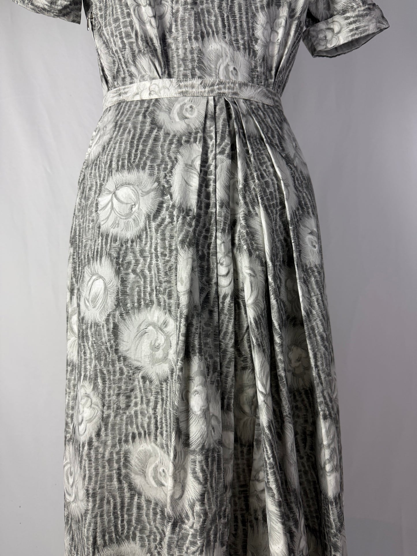 Abito anni ‘50 grigio perla con roselline - TG. 42