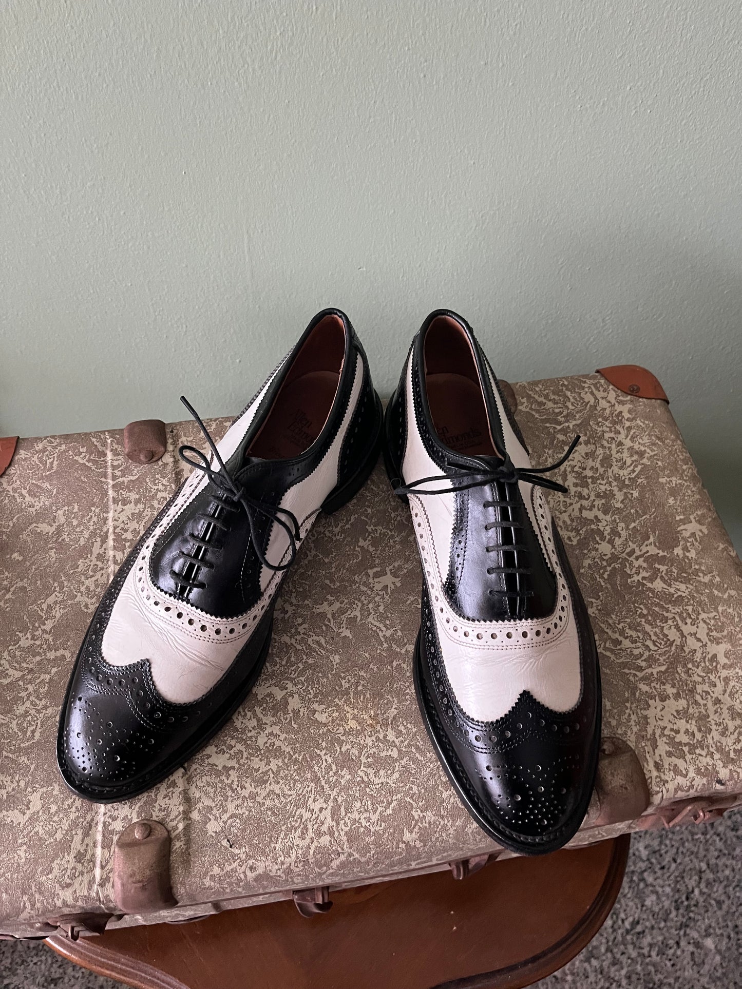 Scarpe spectator in pelle nere e bianche tg. 43-44
