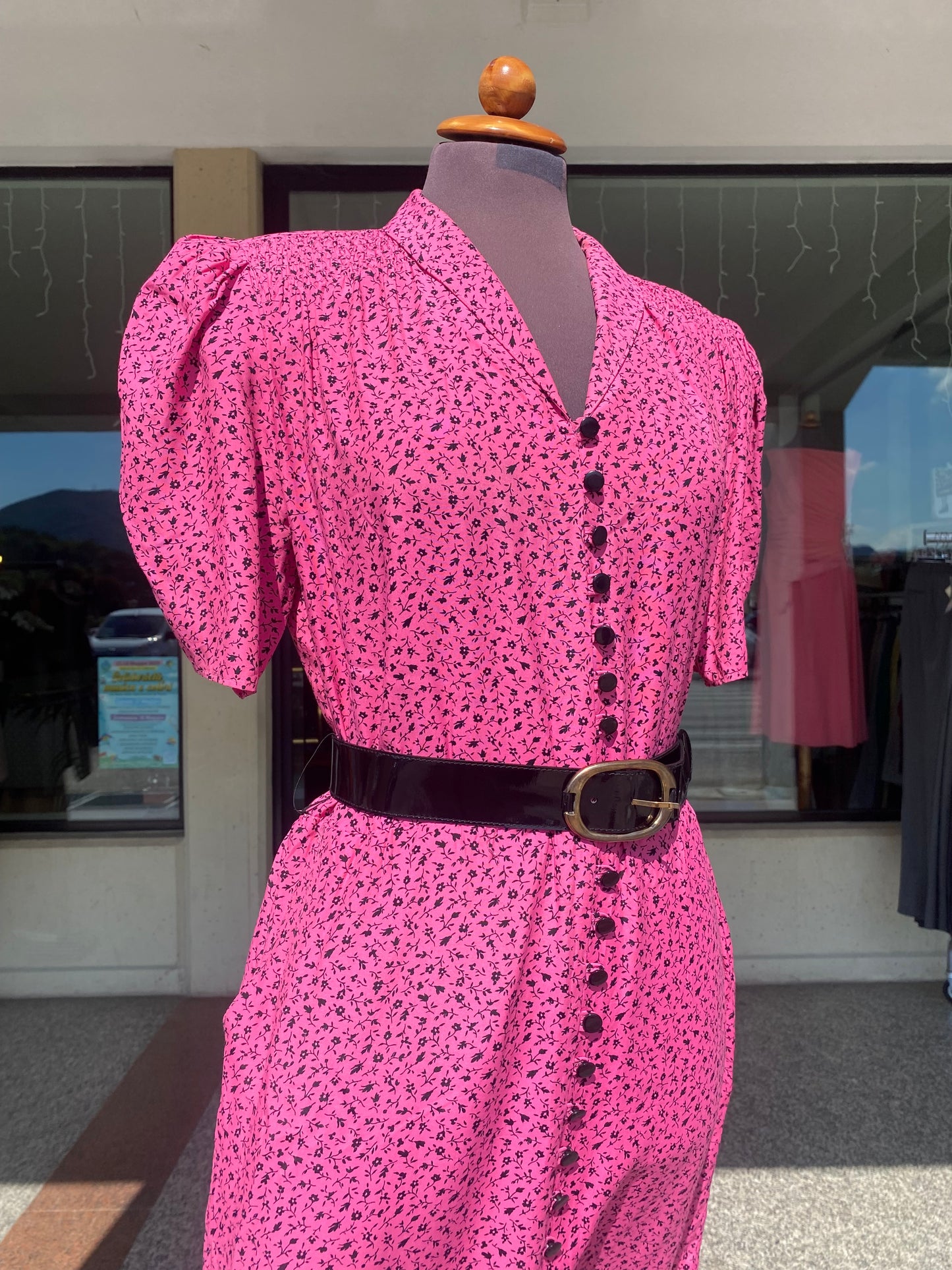 Abito anni ‘80 rosa lampone con microfantasia floreale - TG. 44 circa