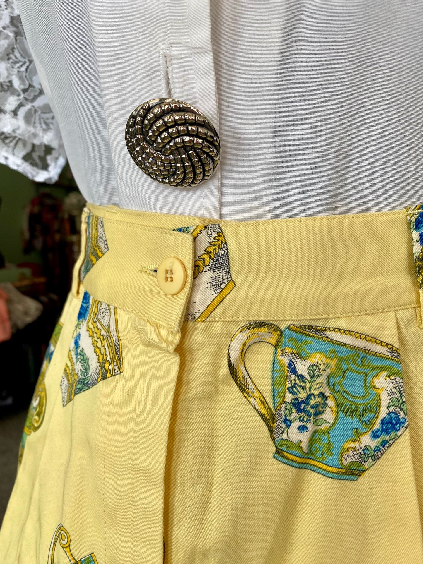 Pantaloncini anni ‘80 con tazzine di te - TG. 38