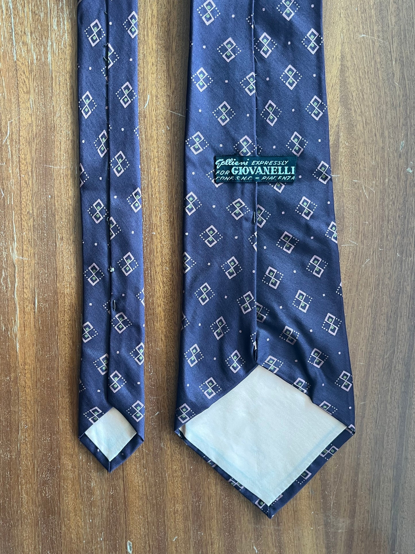 Cravatta swing anni ‘70 vinaccia