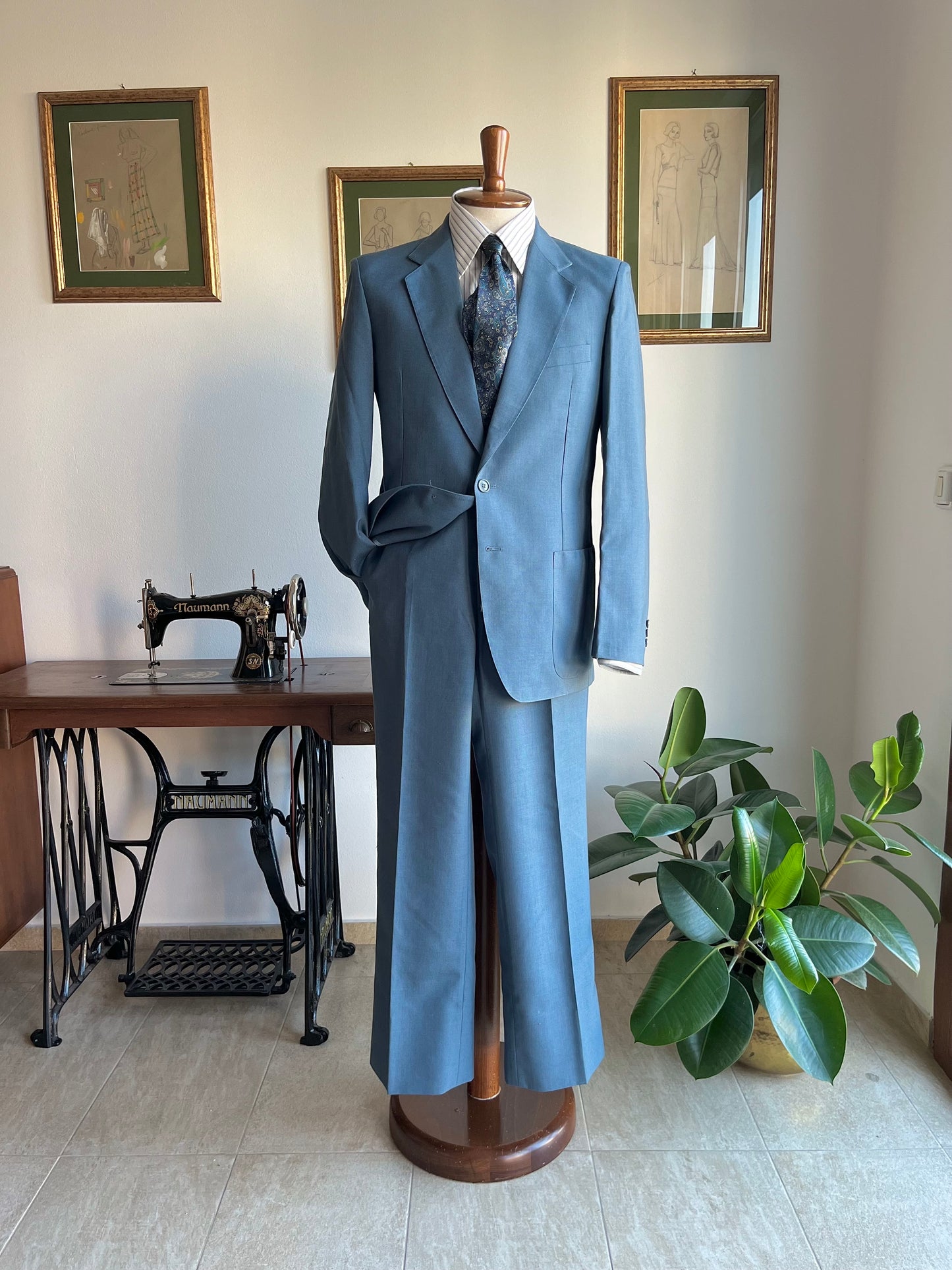 Completo anni '80 azzurro vivace