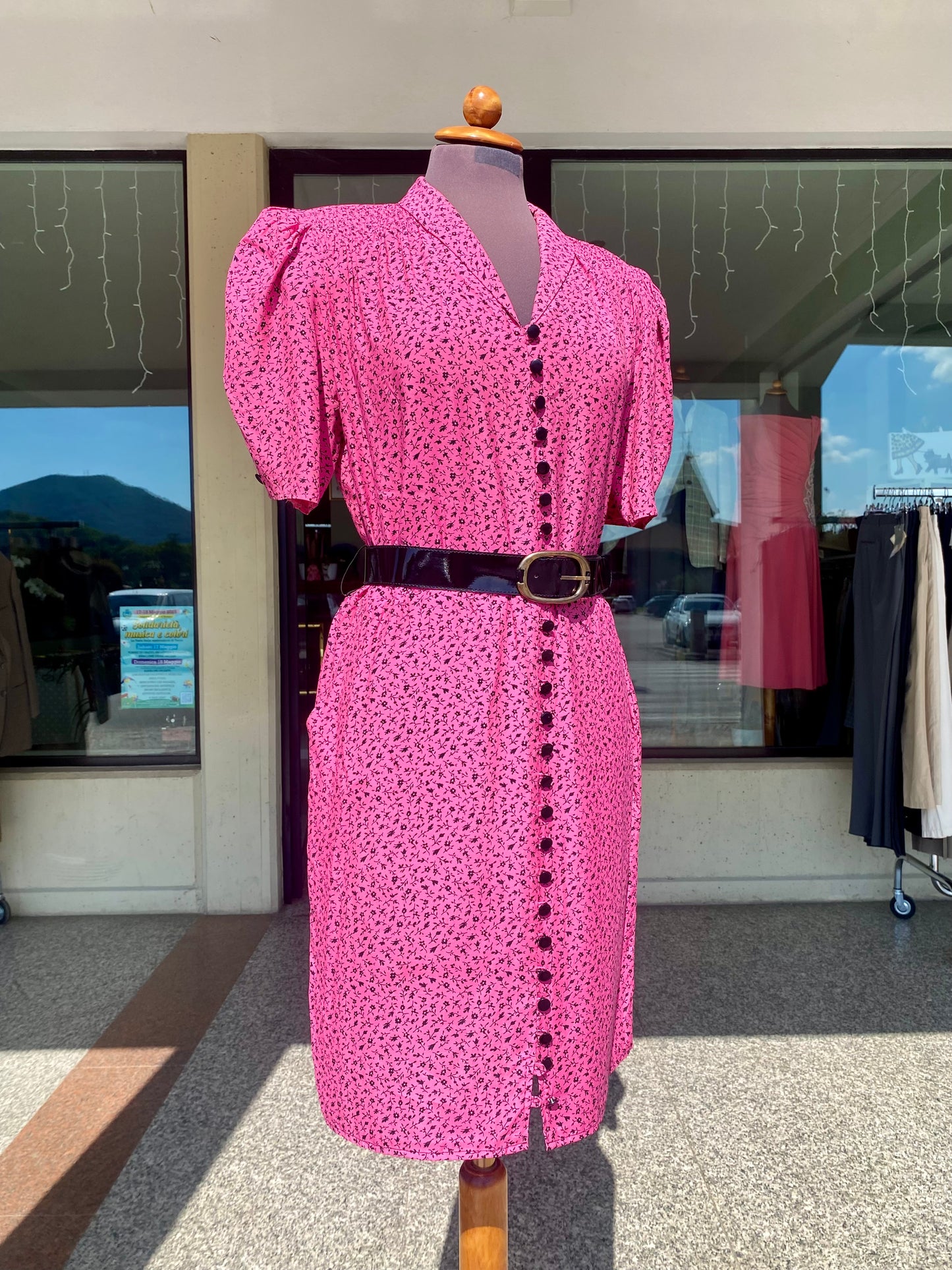 Abito anni ‘80 rosa lampone con microfantasia floreale - TG. 44 circa
