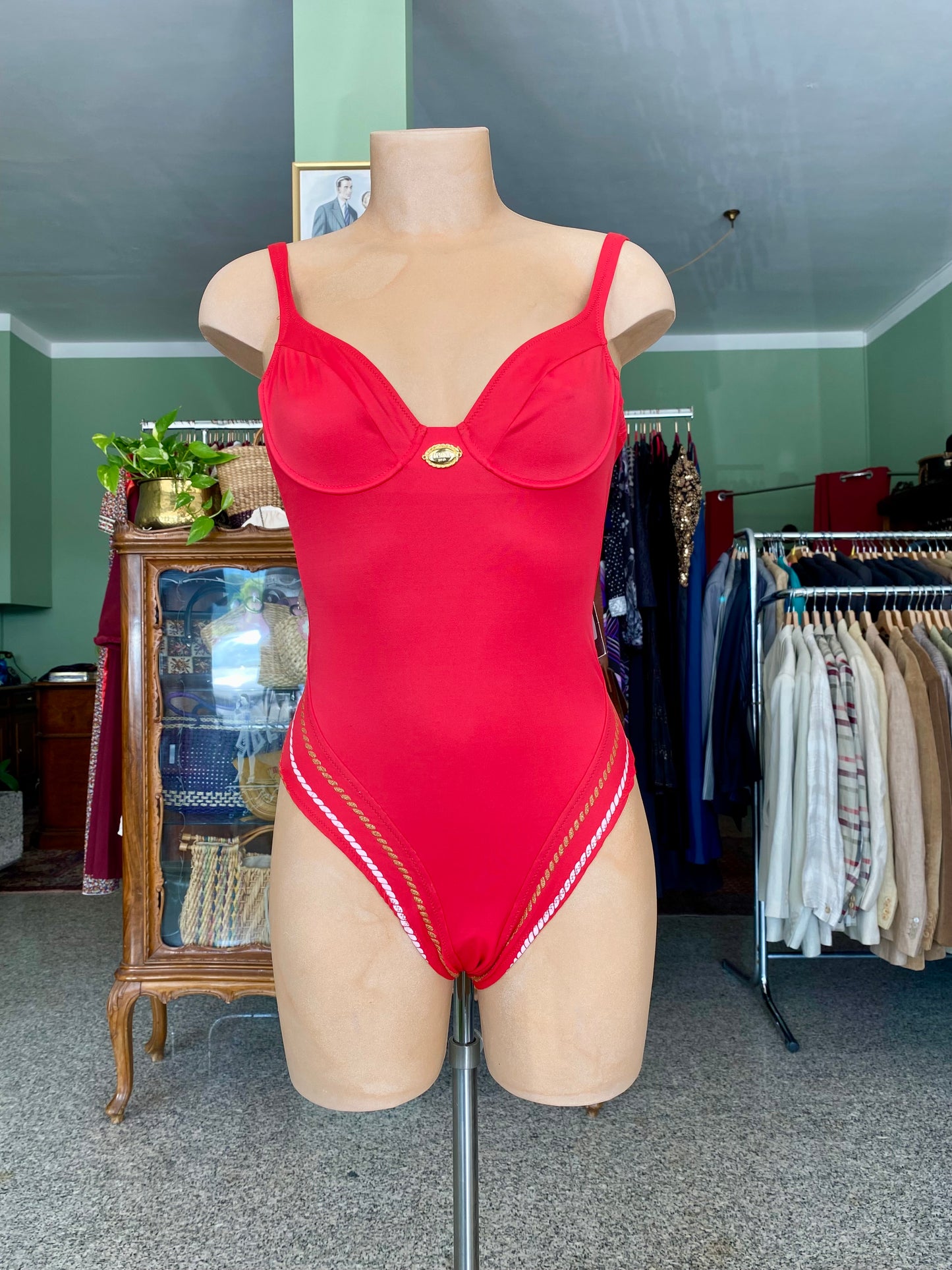 Costume rosso anni ‘80 nuovo fondo di magazzino - TG. 38