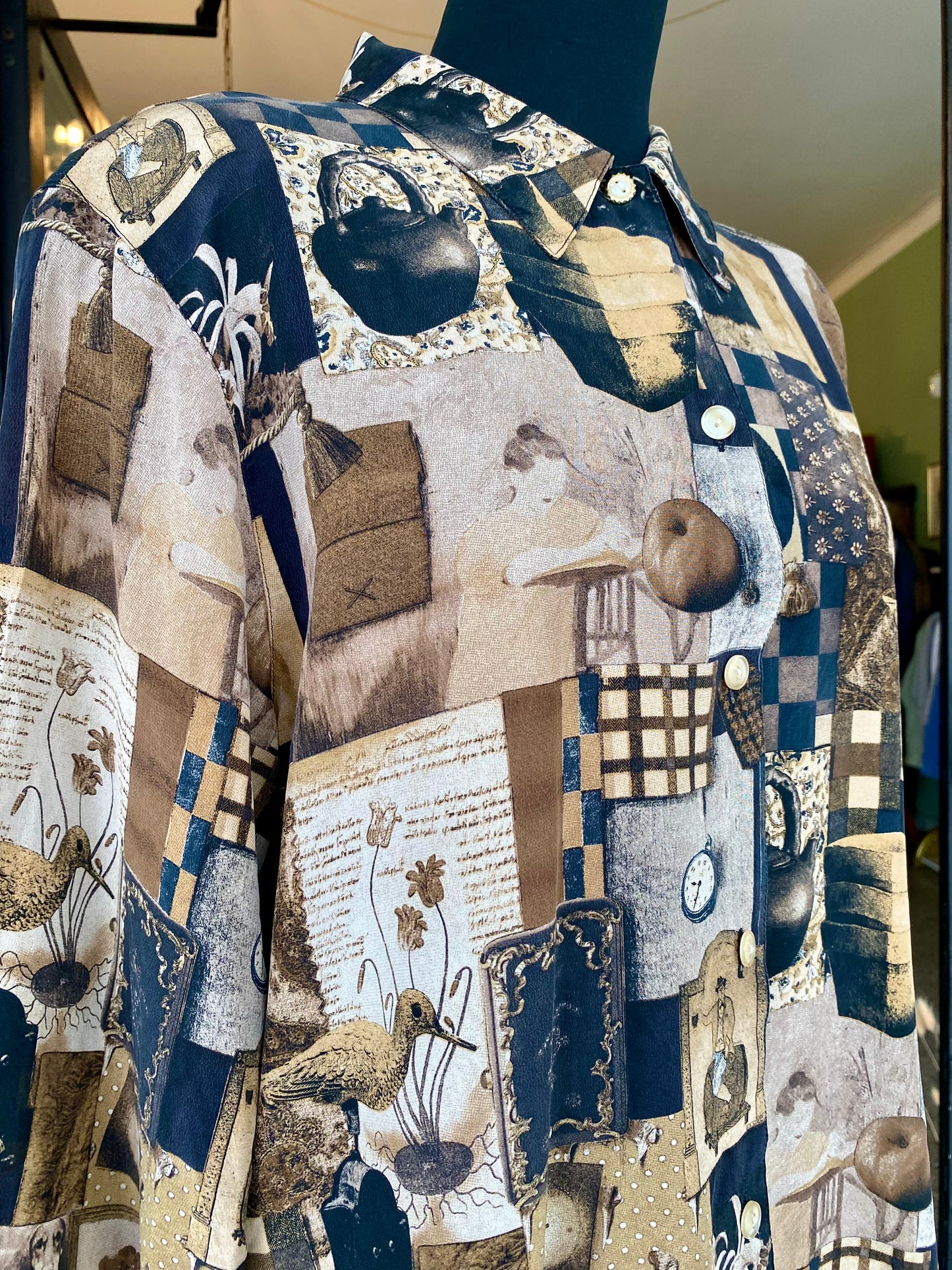 Camicia anni ‘80 con stampa collage surreale - TG. 46/48 circa
