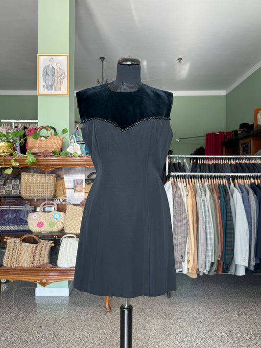 Abito nero sartoriale anni ’60 con dettagli in velluto e perline - TG. 38
