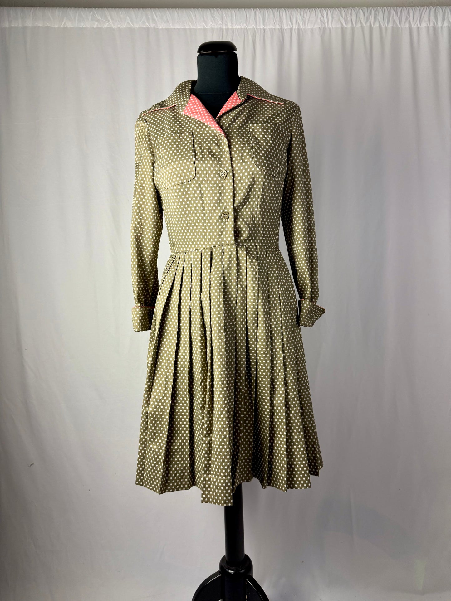 Abito anni ‘50 a pois con colletto e polsini a contrasto -TG. 40