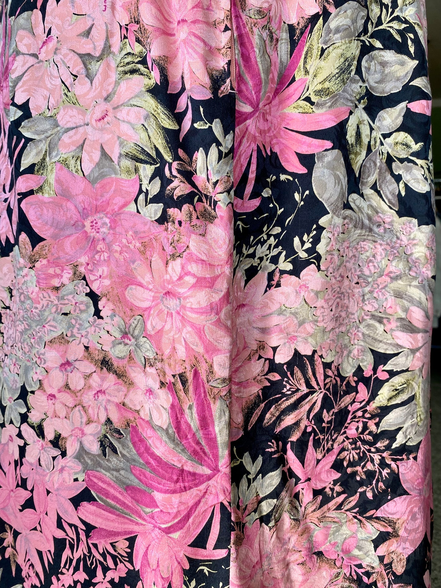 Abito sartoriale anni '80 in pura seta – drappeggio scultoreo e stampa botanica - TG. 42