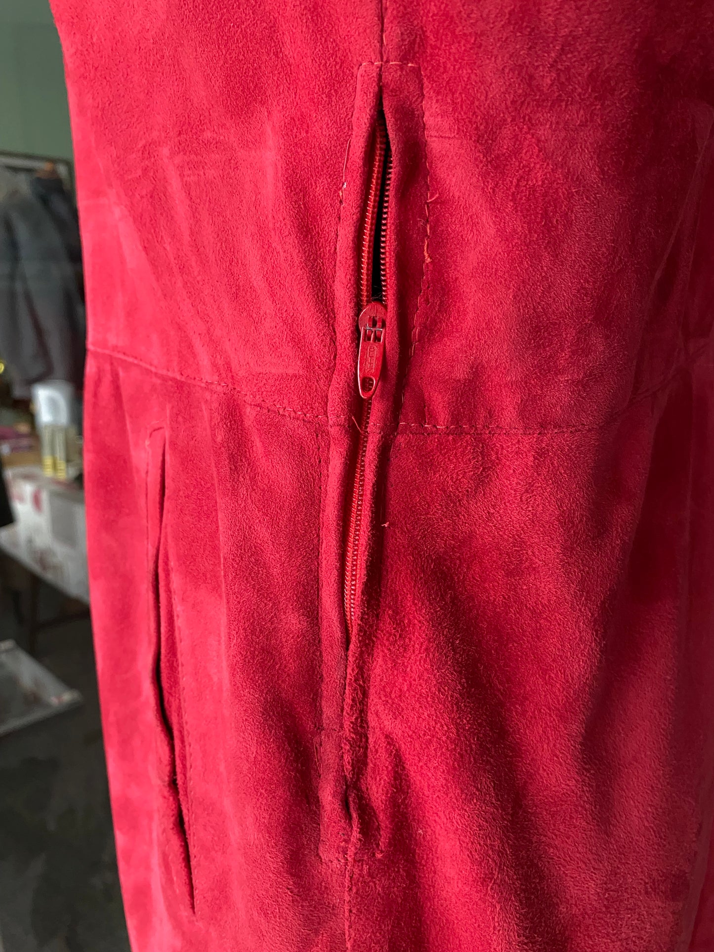 Abito rosso in camoscio - TG. 42/44 circa