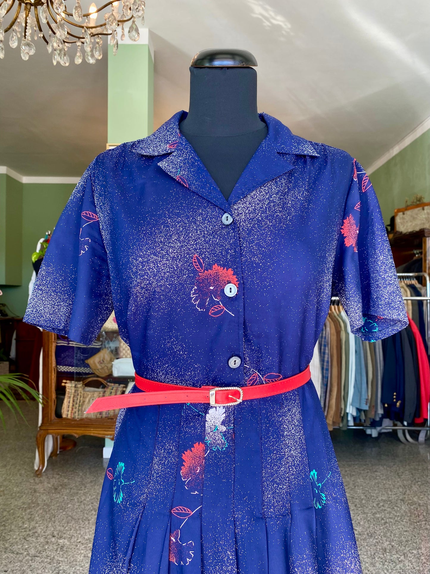 Abito anni ‘70 blu con fiori rossi - TG. 44/46