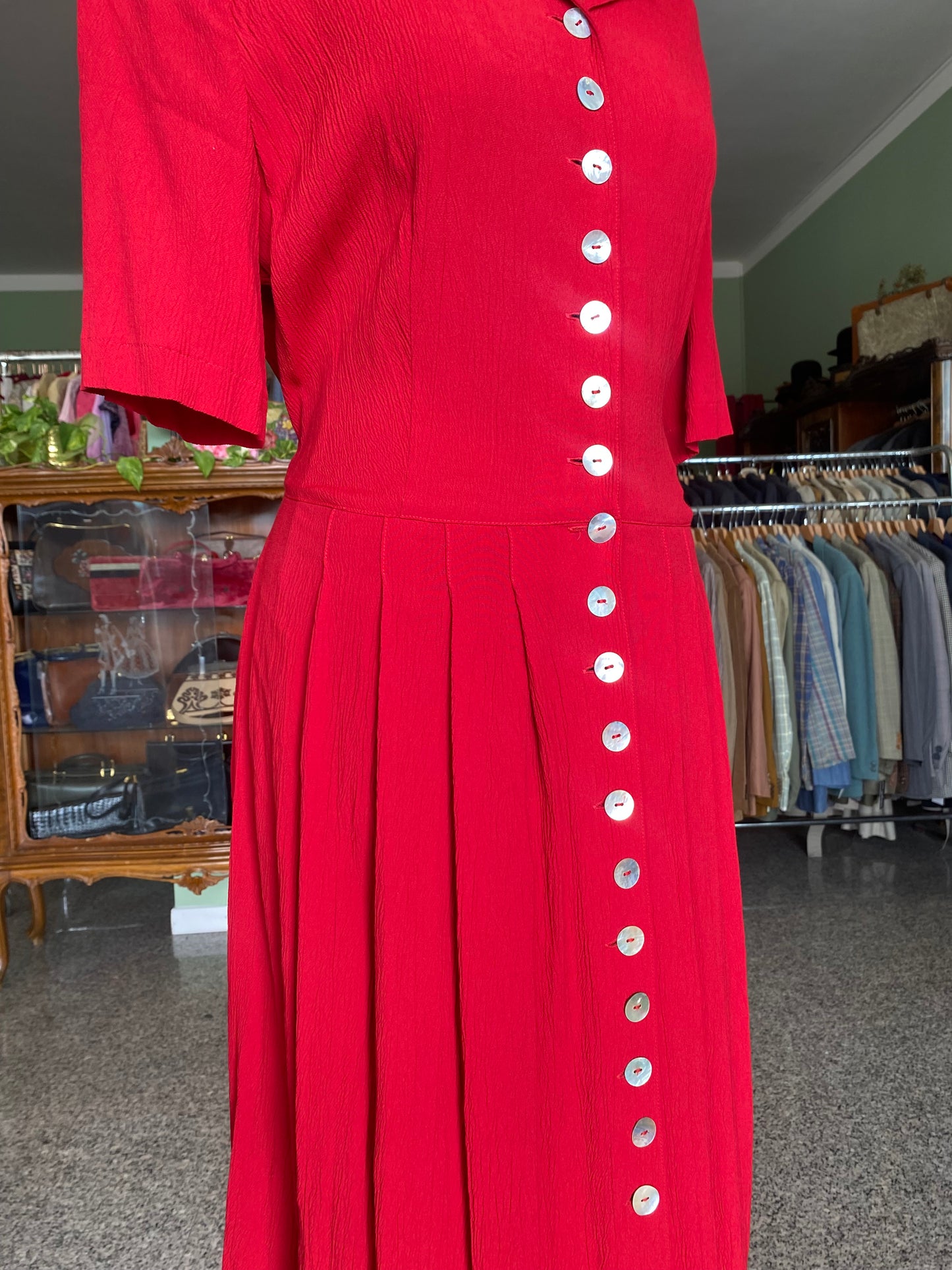 Abito anni '80 rosso con bottoni in madreperla - TG. 44/46