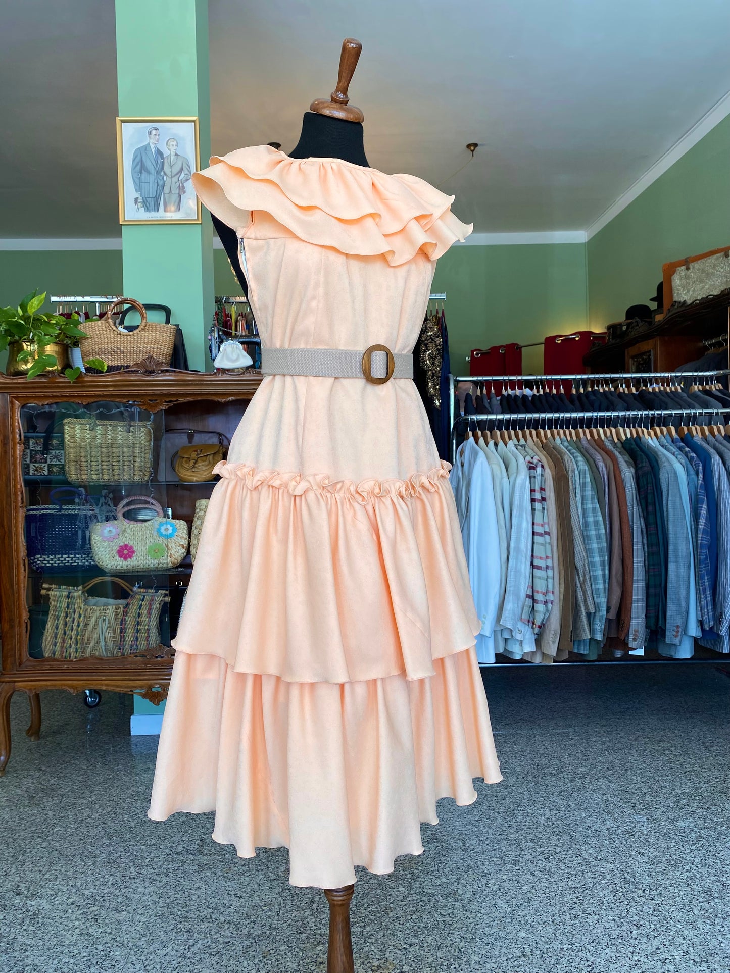 Abito anni ‘60 sartoriale color pesca con balze - TG. 38