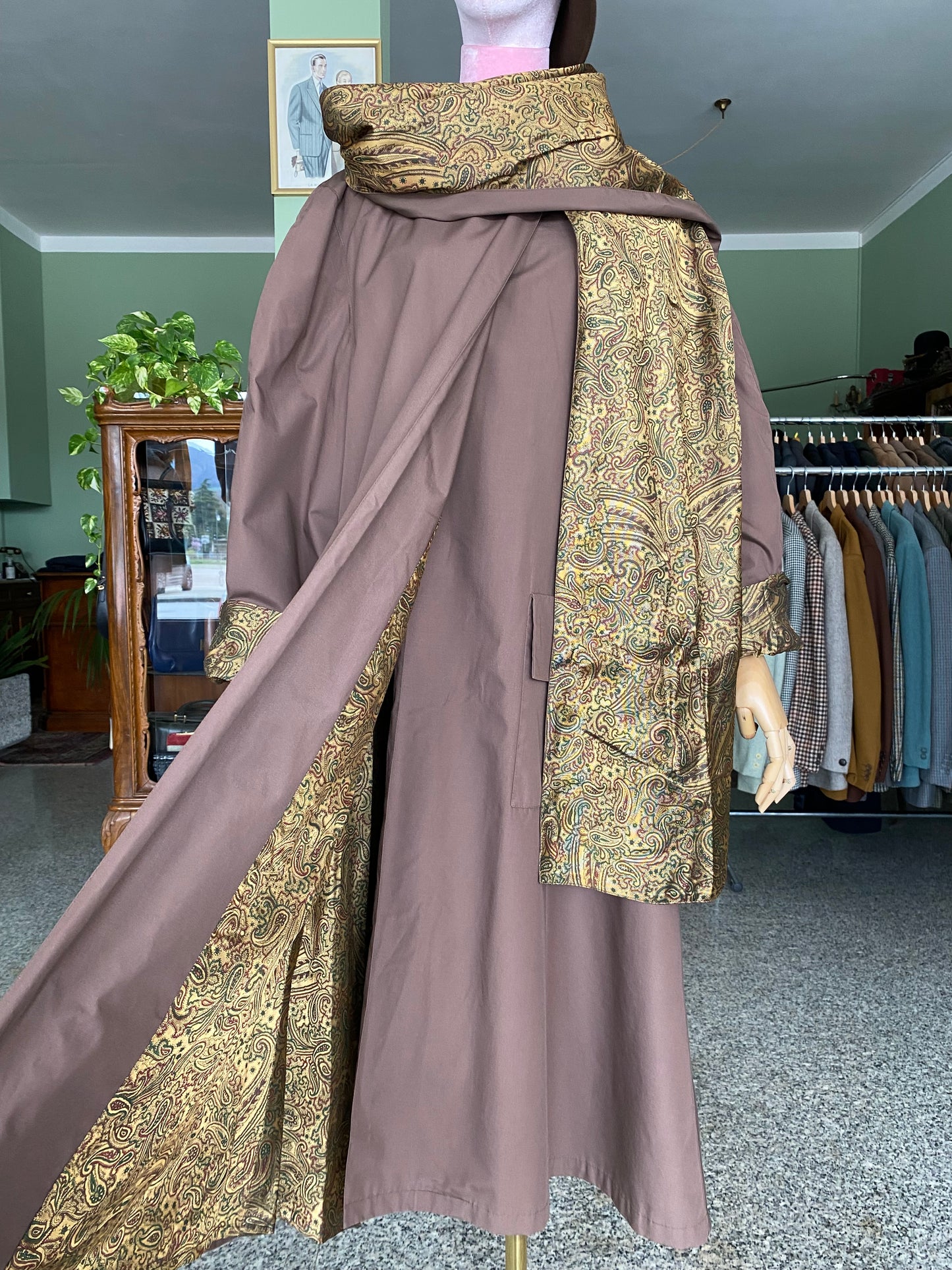 Trench Cioccolato con Sciarpa e fodera oro in Paisley - TG. 48/50/52
