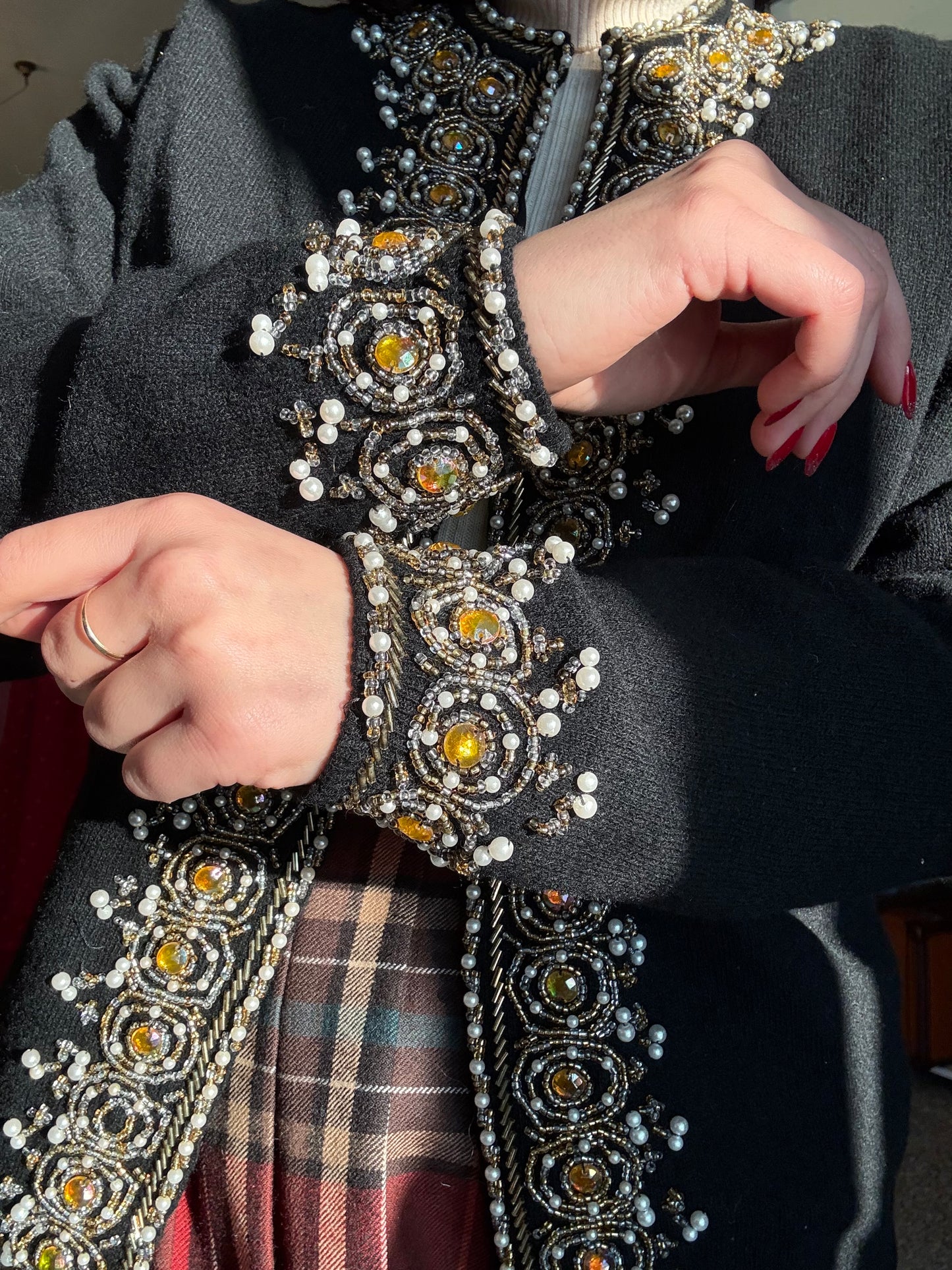 Cardigan in angora con prezioso ricamo - TG. 44