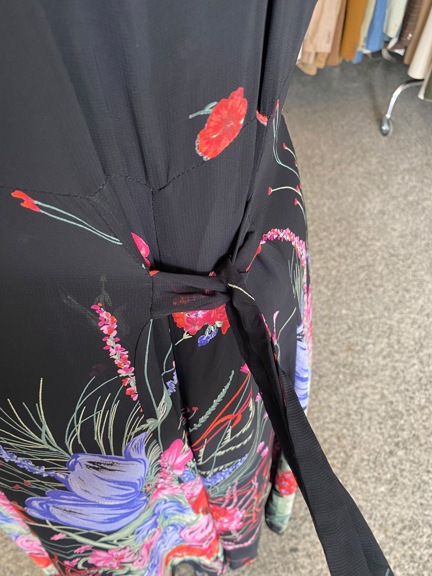 Abito anni ‘80 in georgette con stampa floreale - TG. 44 circa