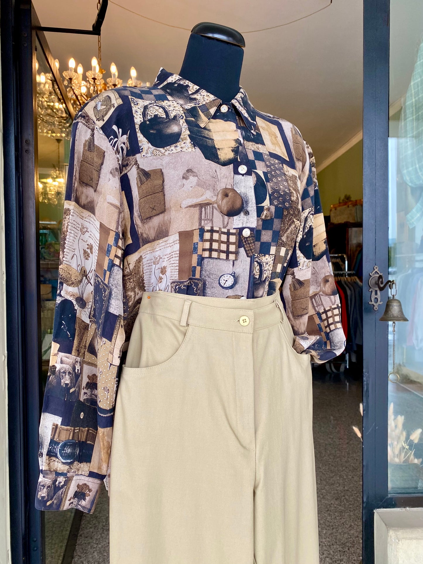Camicia anni ‘80 con stampa collage surreale - TG. 46/48 circa
