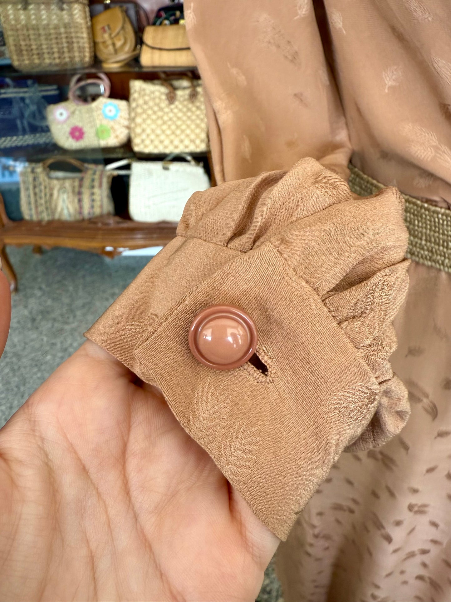Abito sartoriale anni ’70 in pura seta – Bronzo con motivo jacquard - TG. 40