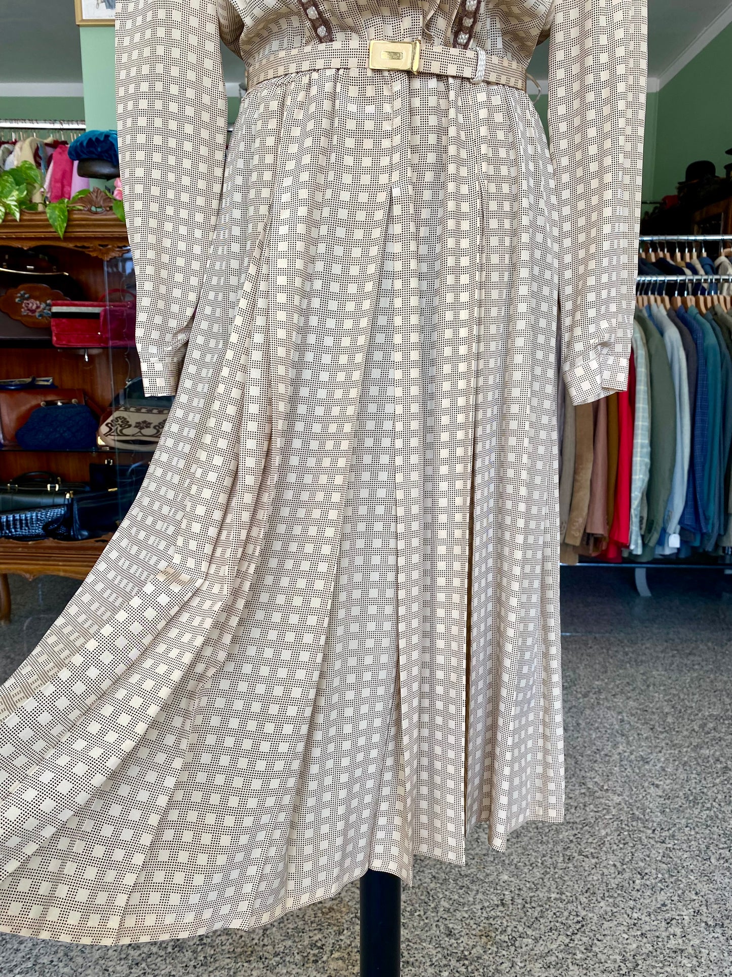 Abito anni ‘70 classico in seta - TG. 40/42/44