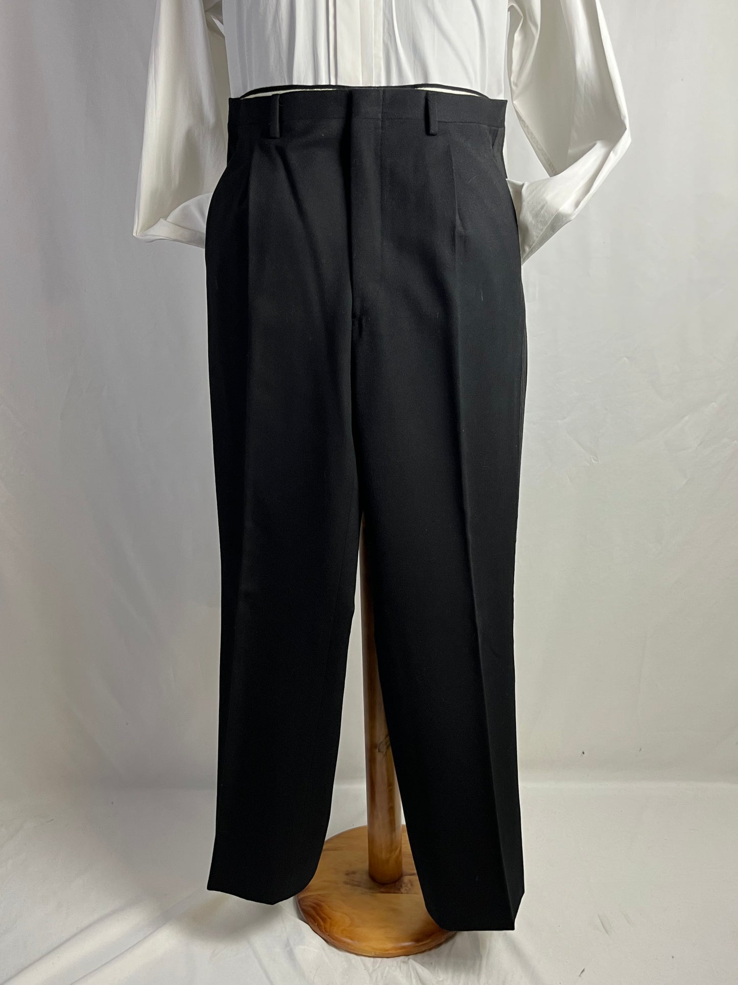Smoking sartoriale tre pezzi anni ‘40 tg. 54-56